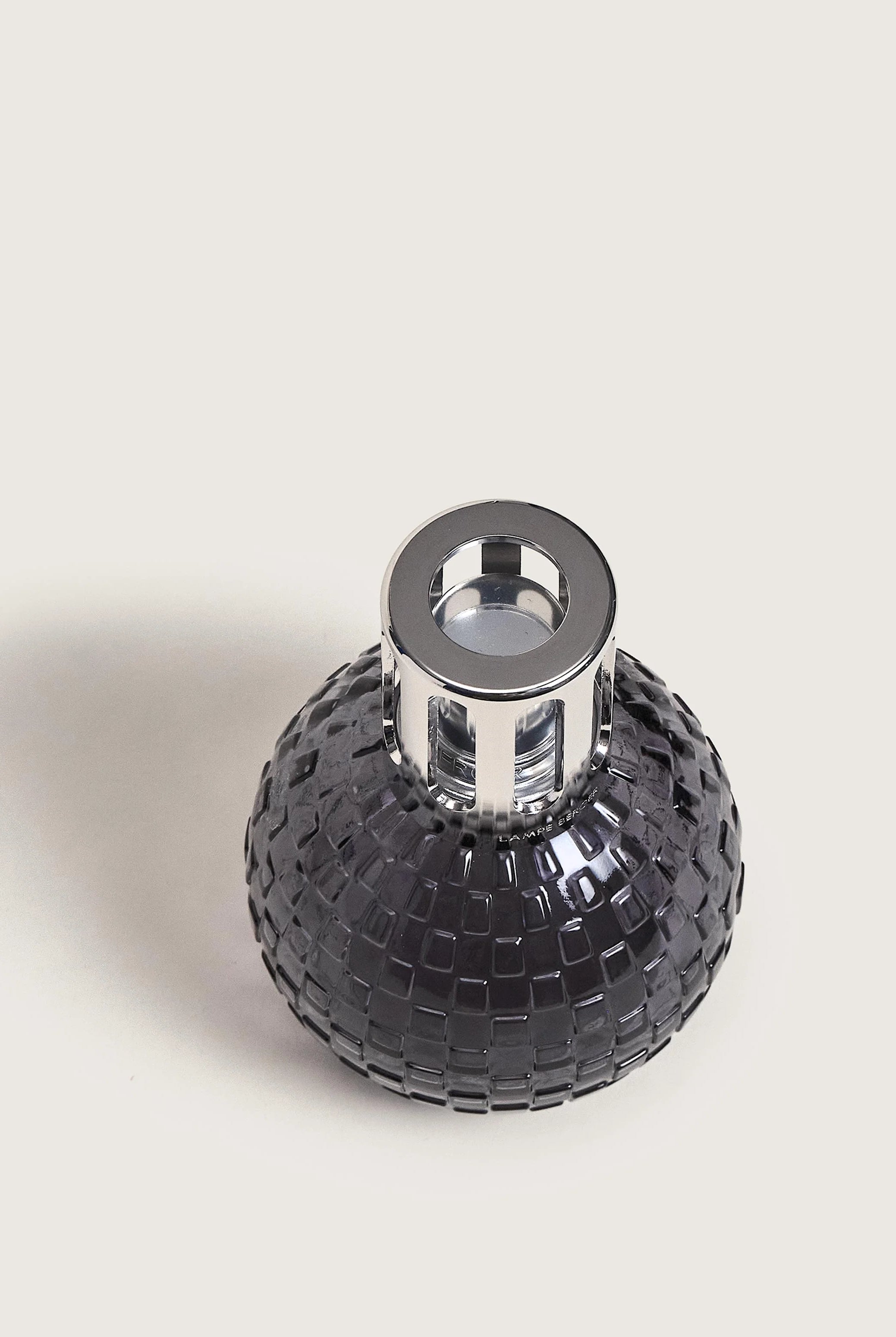 Maison Berger Paris Disco Fragrance Lamp Gift Set in stylish black design, perfect for home décor and scent.
