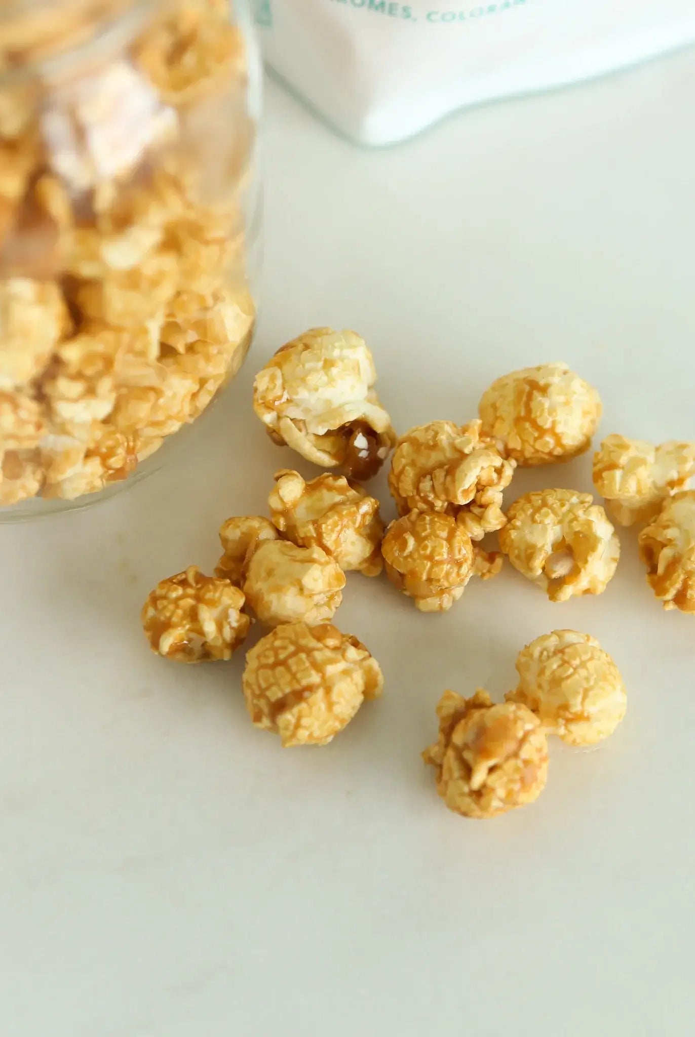 Original Caramel Toffee Popcorn | Utoffeea Canada showing texture and coating on popcorn