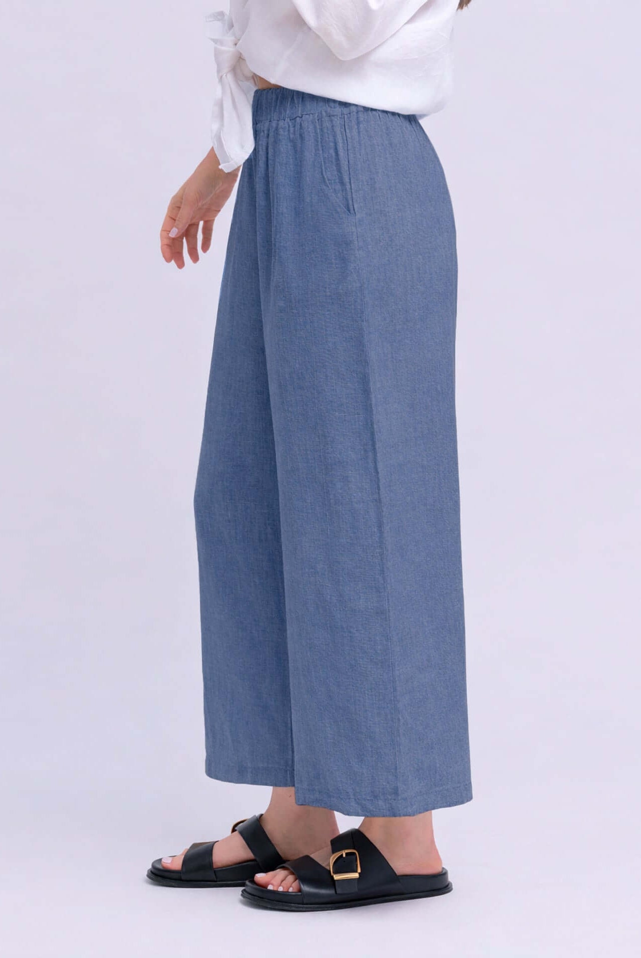 YOGA JEANS Sofia Linen Wide Leg Pant model side view, showcasing sustainable fashion and relaxed style.