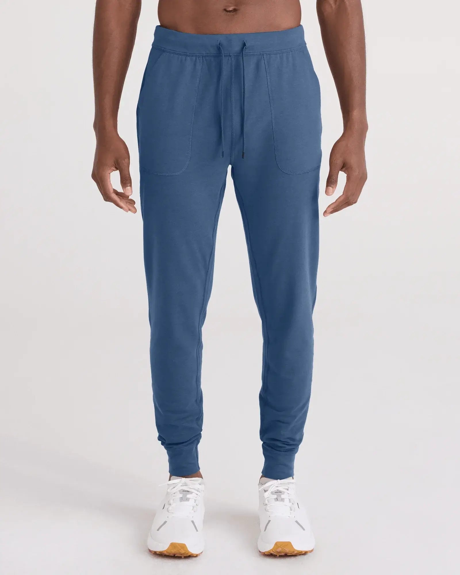 men's 3six five jogger sweatpant in washed indigo by Saxx