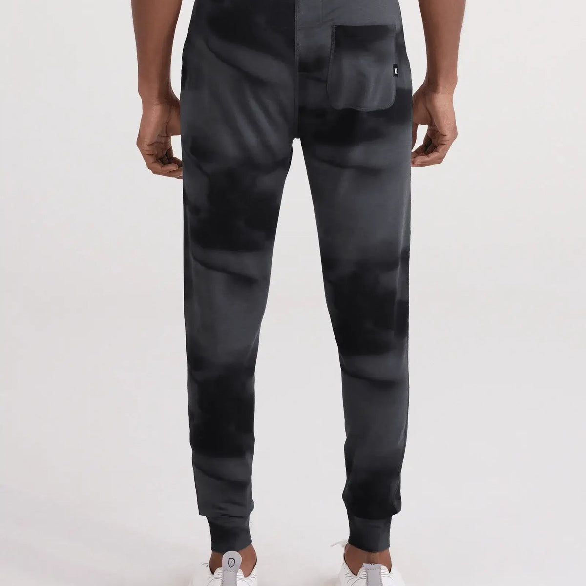 men's 3six five jogger sweatpant in vapour by Saxx
