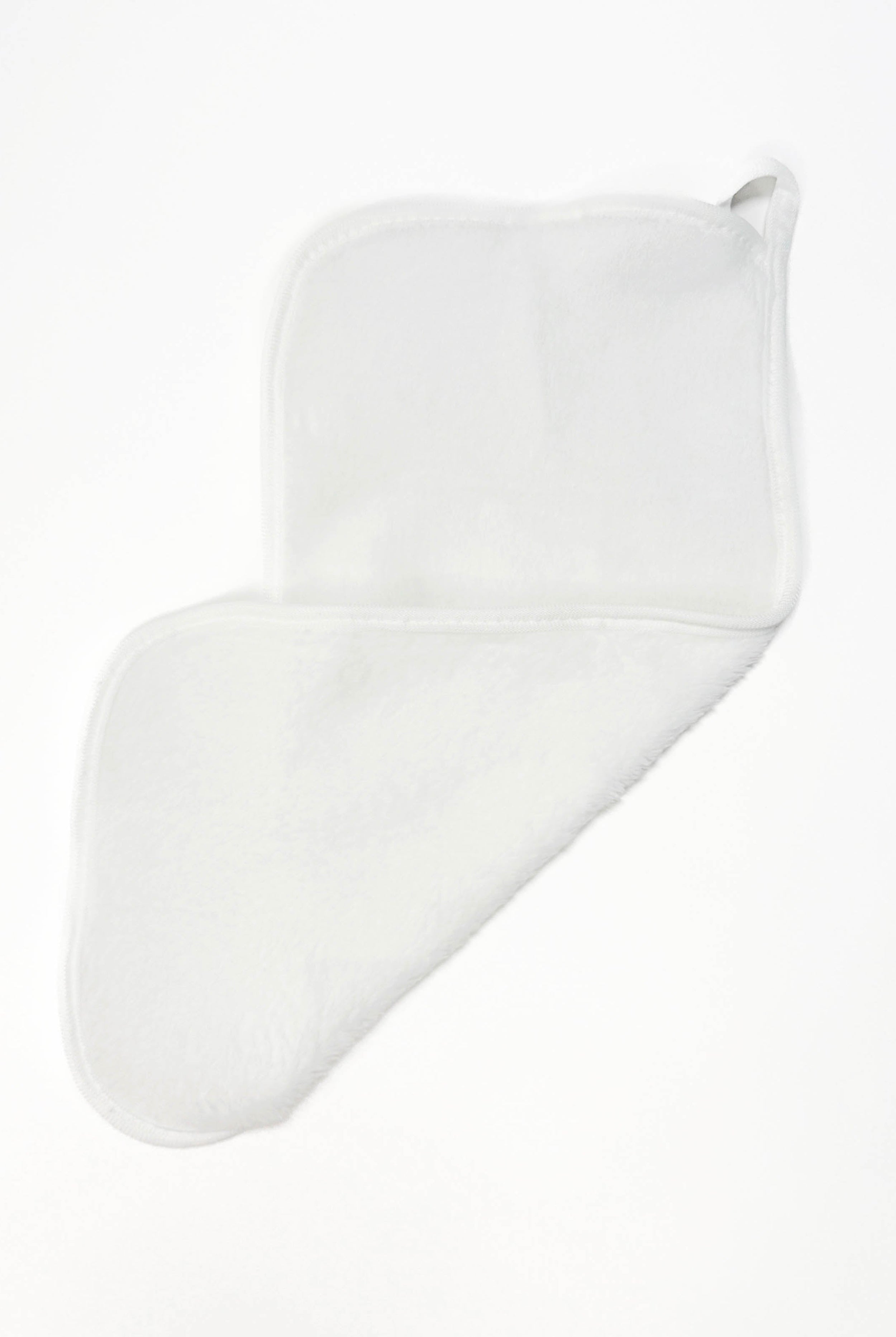 white remove it makeup removing cloth just use water to remove all traces of makeup and face oils