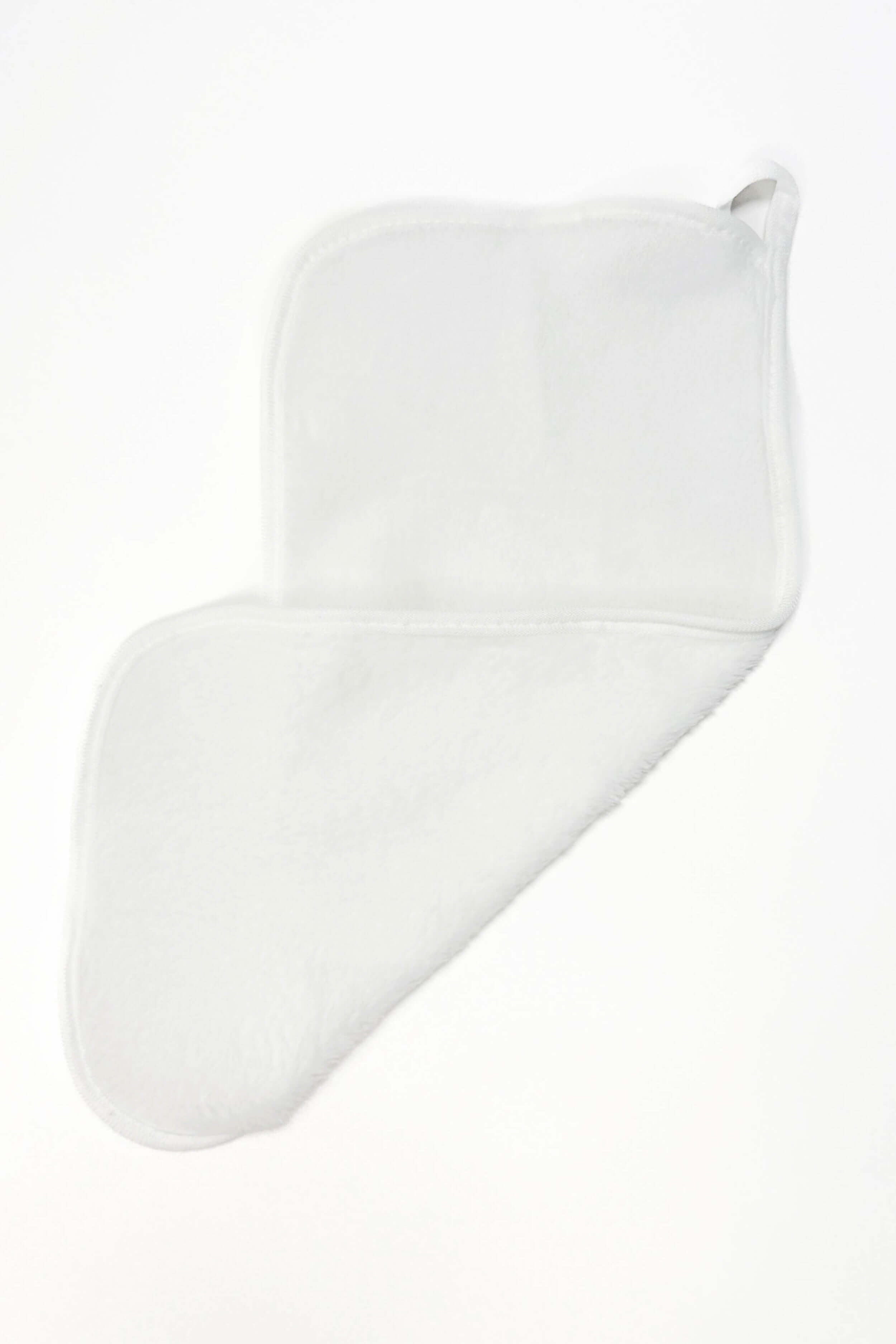 white remove it makeup removing cloth just use water to remove all traces of makeup and face oils