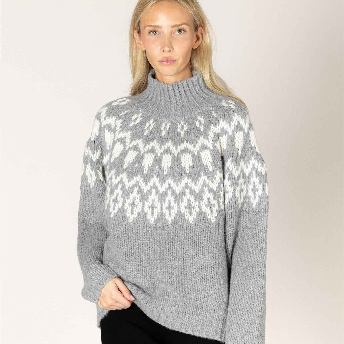 Lyla & Luxe Aggie Women's Fair Isle Mock Neck Pullover Sweater in Cashmere Snow