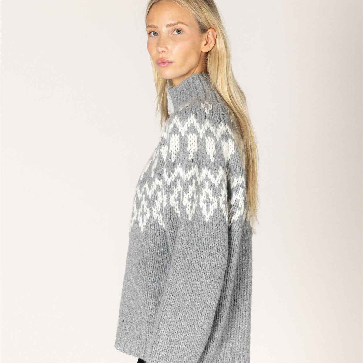 Lyla & Luxe Aggie Women's Fair Isle Mock Neck Pullover Sweater in Cashmere Snow
