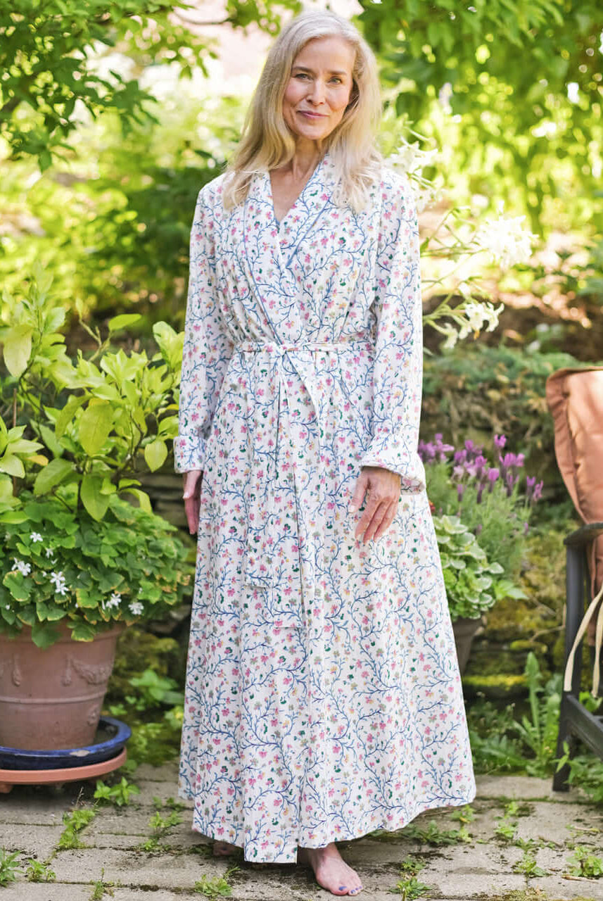 April Cornell Chelsea Cotton Dressing Gown – Victorian Embroidered White Robe with Pockets