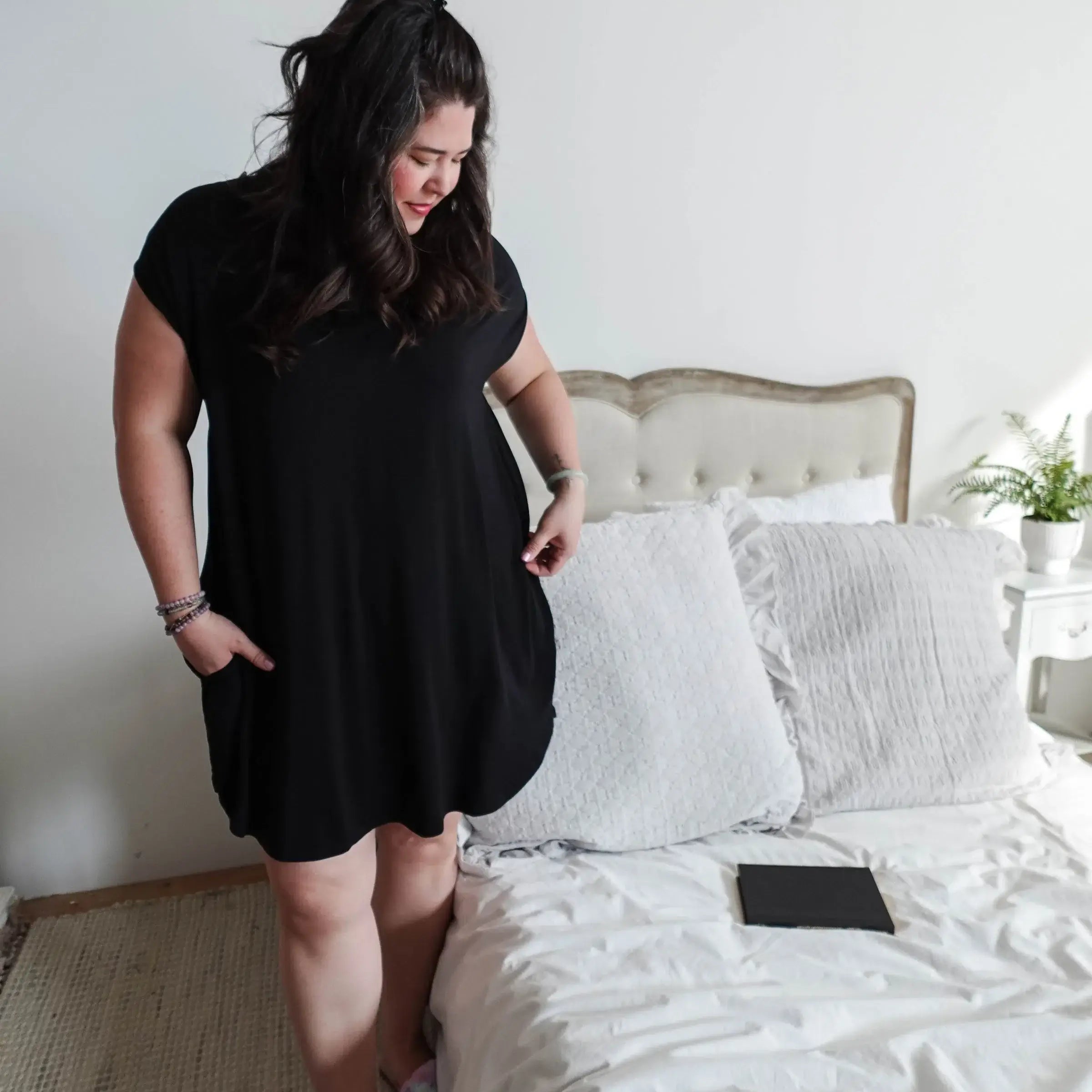 Black Beauty Dress Pleated with Pockets Bamboo | Georgia Rylan