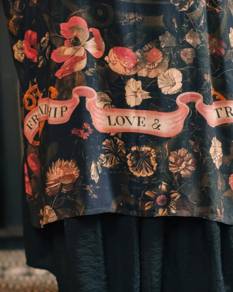 Market of Stars Heart of Gold Opera Duster Victorian banner friendship love truth detail — Cloud Nine Pajamas