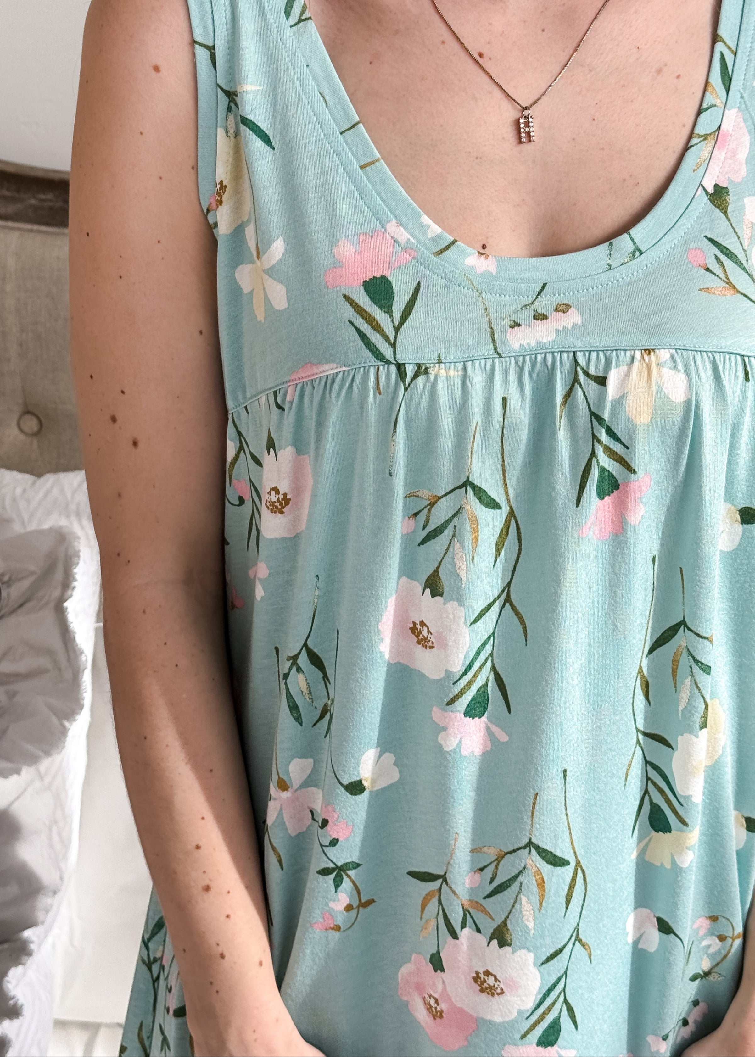 Ringella Floral Ruffle-Trim Nightgown – Romantic, Breathable, Stylish