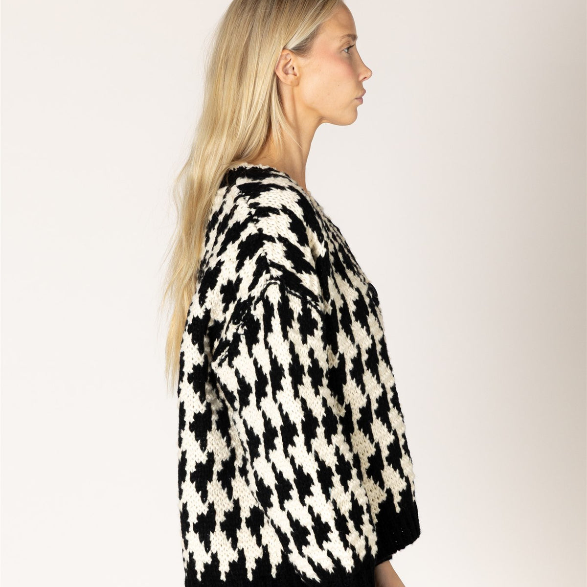 Lyla & Luxe Libby Black Cream cardigan side view open front — Cloud Nine Pajamas