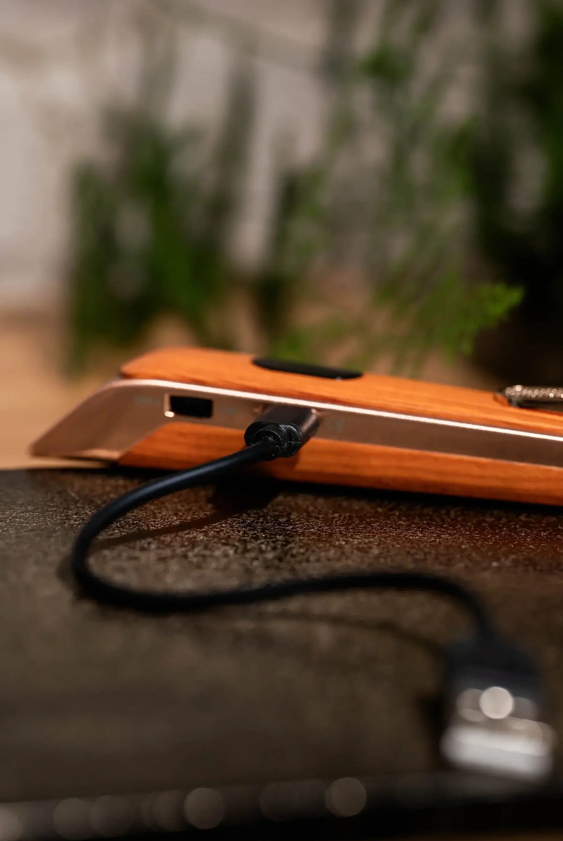 all-groups sizzle lighter usb port Sizzle LUX USB Rechargeable Plasma Arc Lighter | Black, Walnut or Oak Wood Grain