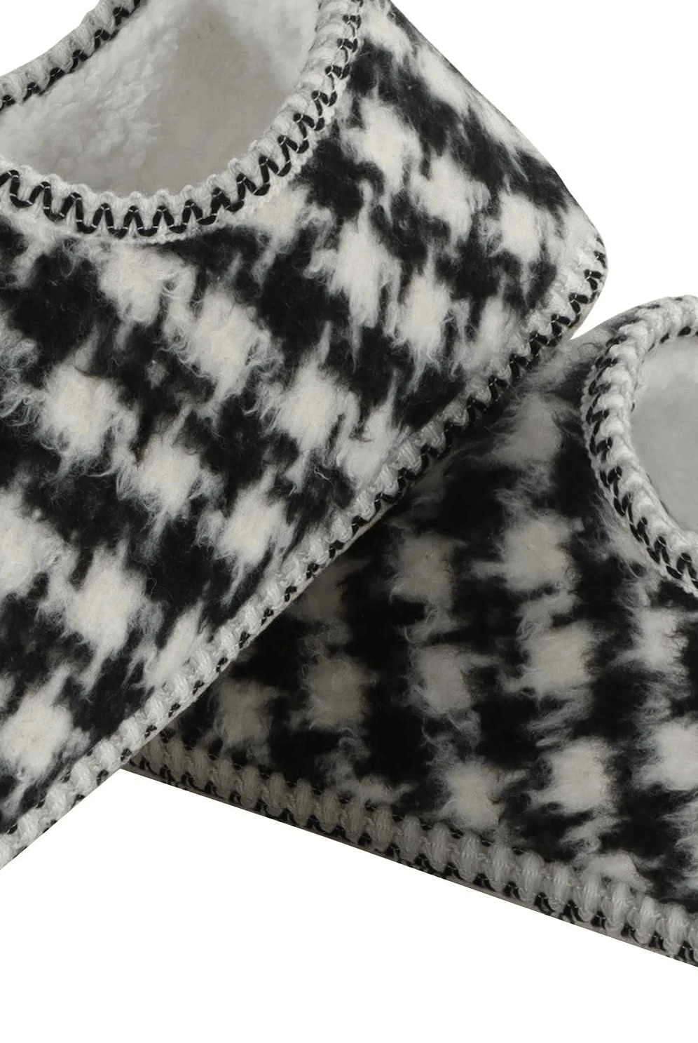 Snoozies Women's Houndstooth Cabin Bootie Black