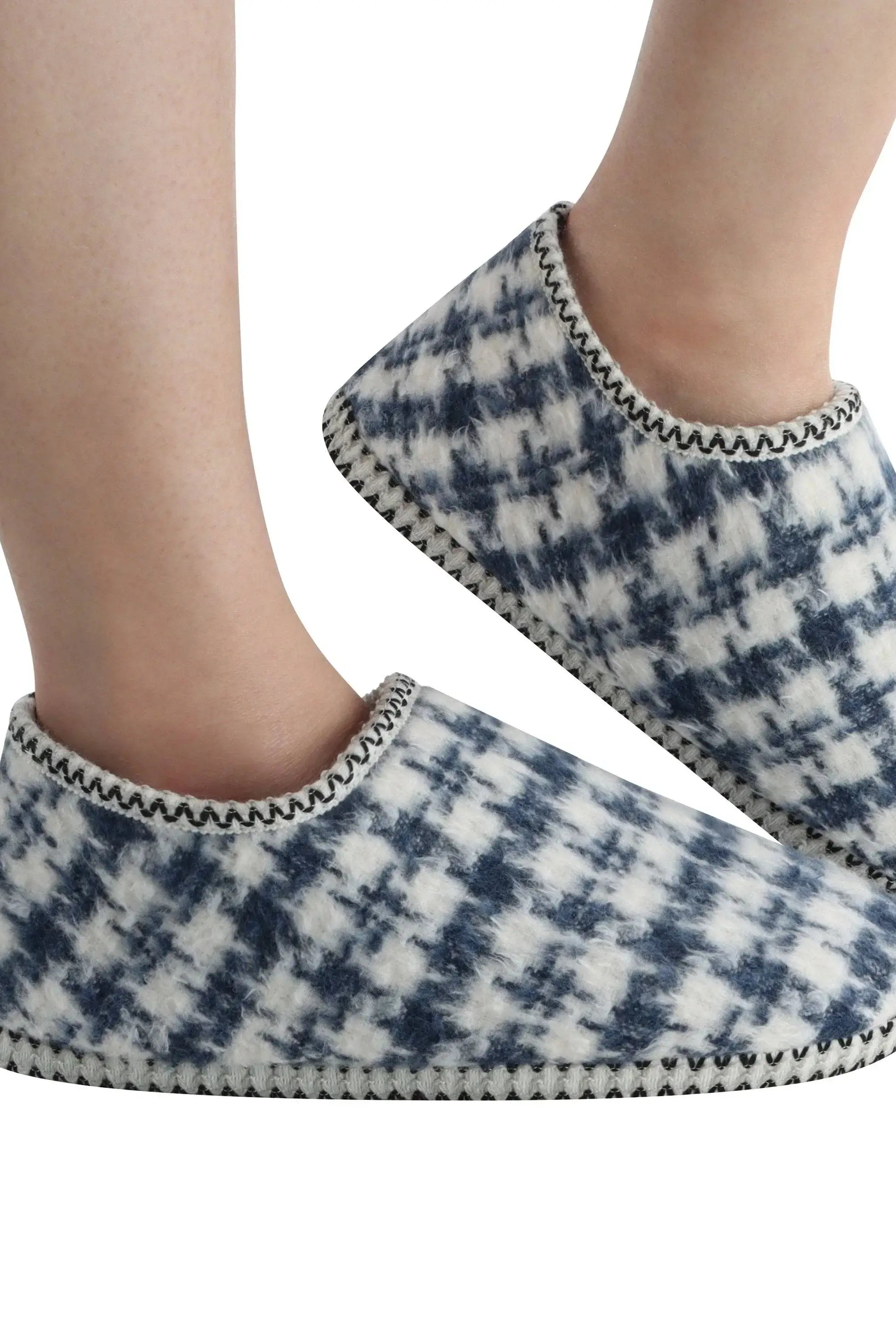 Snoozies Women's Houndstooth Cabin Bootie Blue