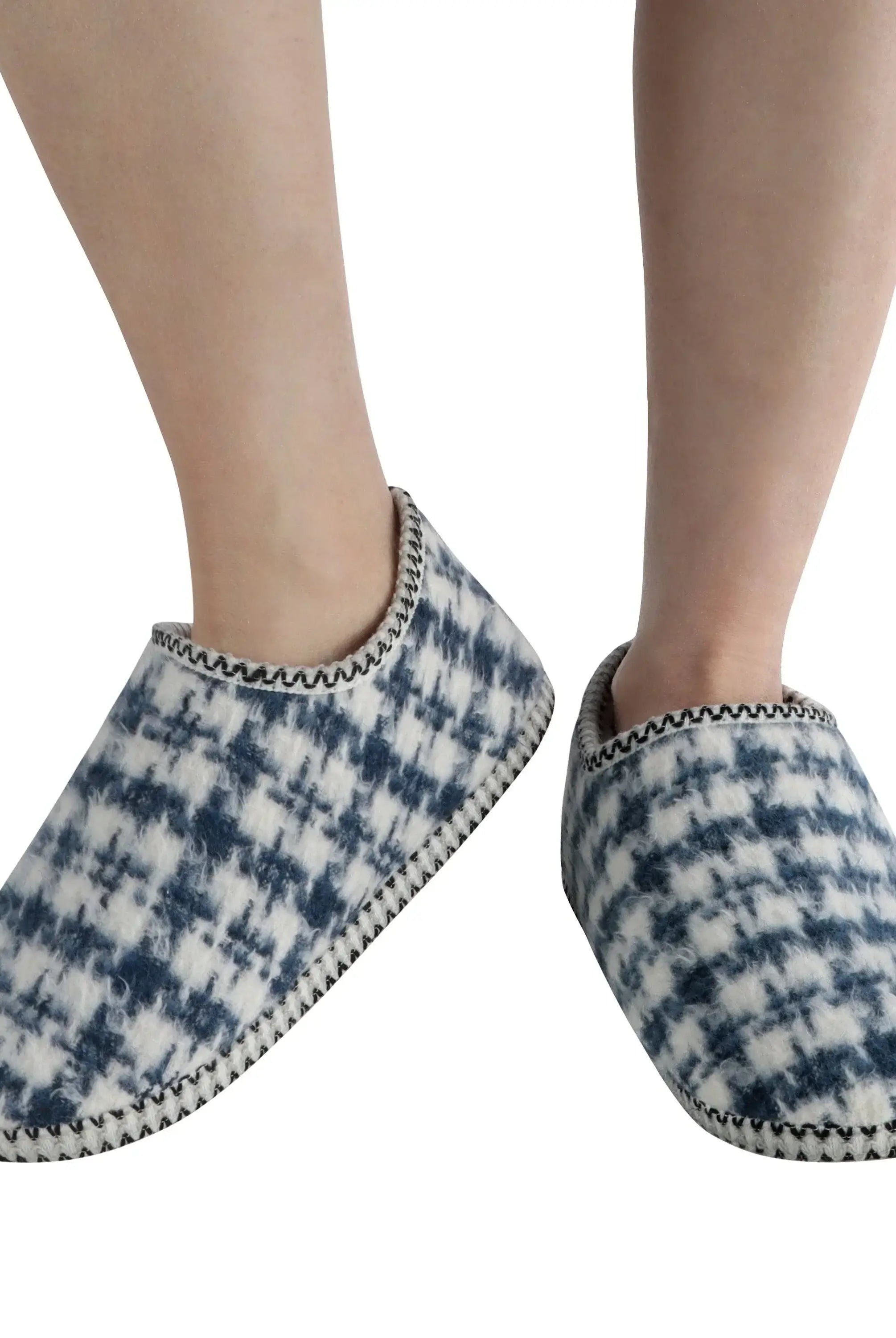 Snoozies Women's Houndstooth Cabin Bootie Blue