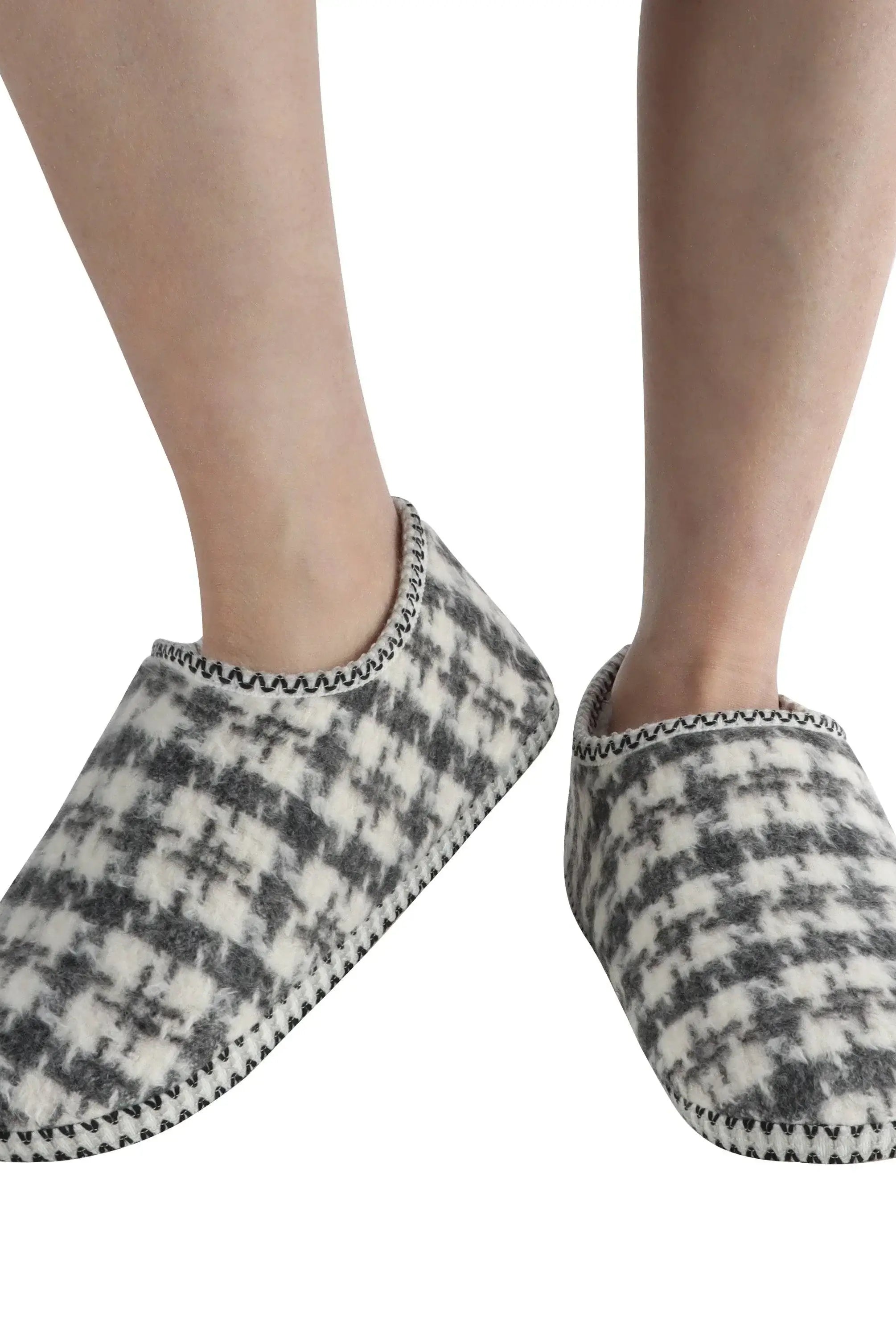 Snoozies Women's Houndstooth Cabin BootieGrey