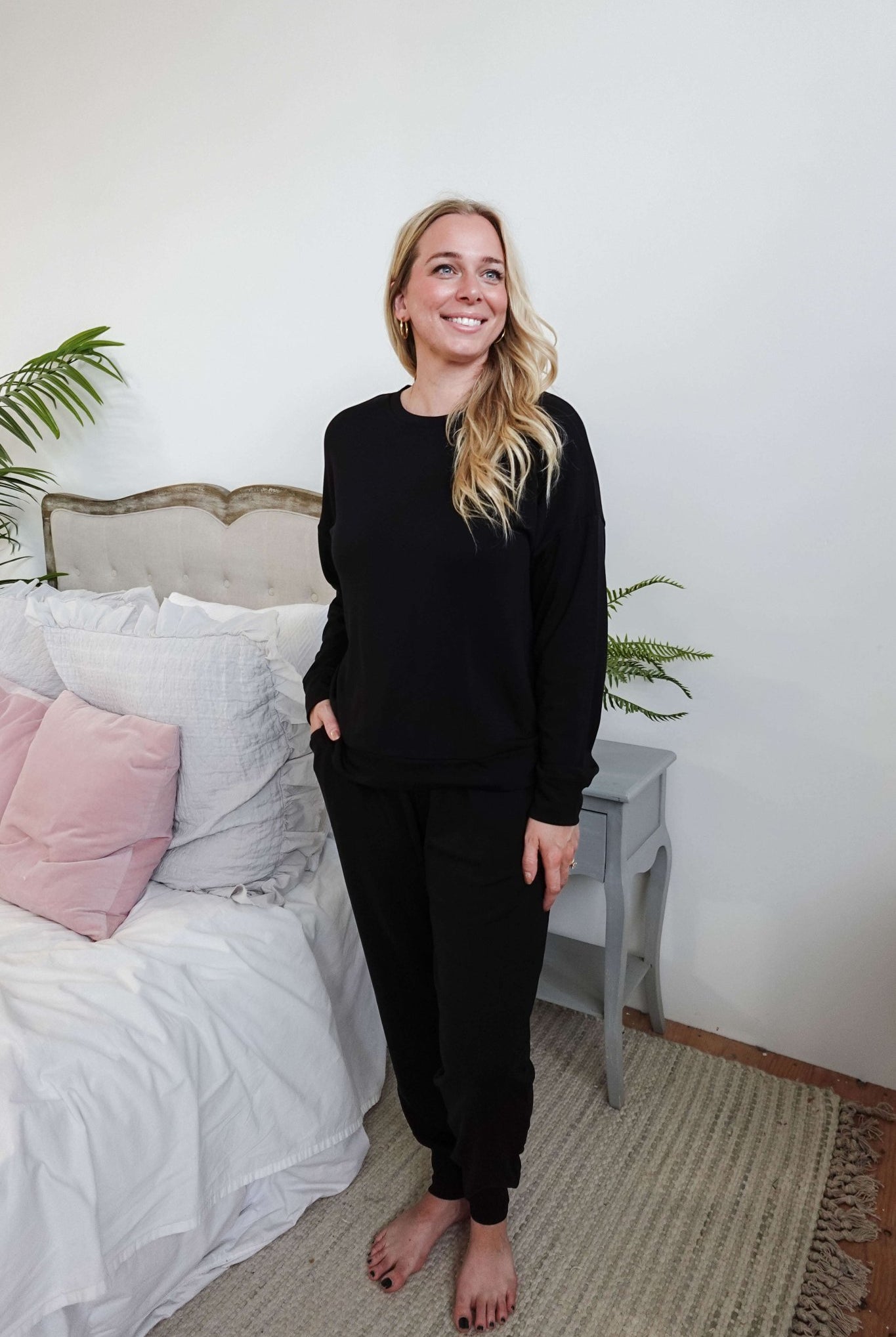 women's black lounge set with long sleeve top and jogger MIRANDA NIC Bamboo Blend
