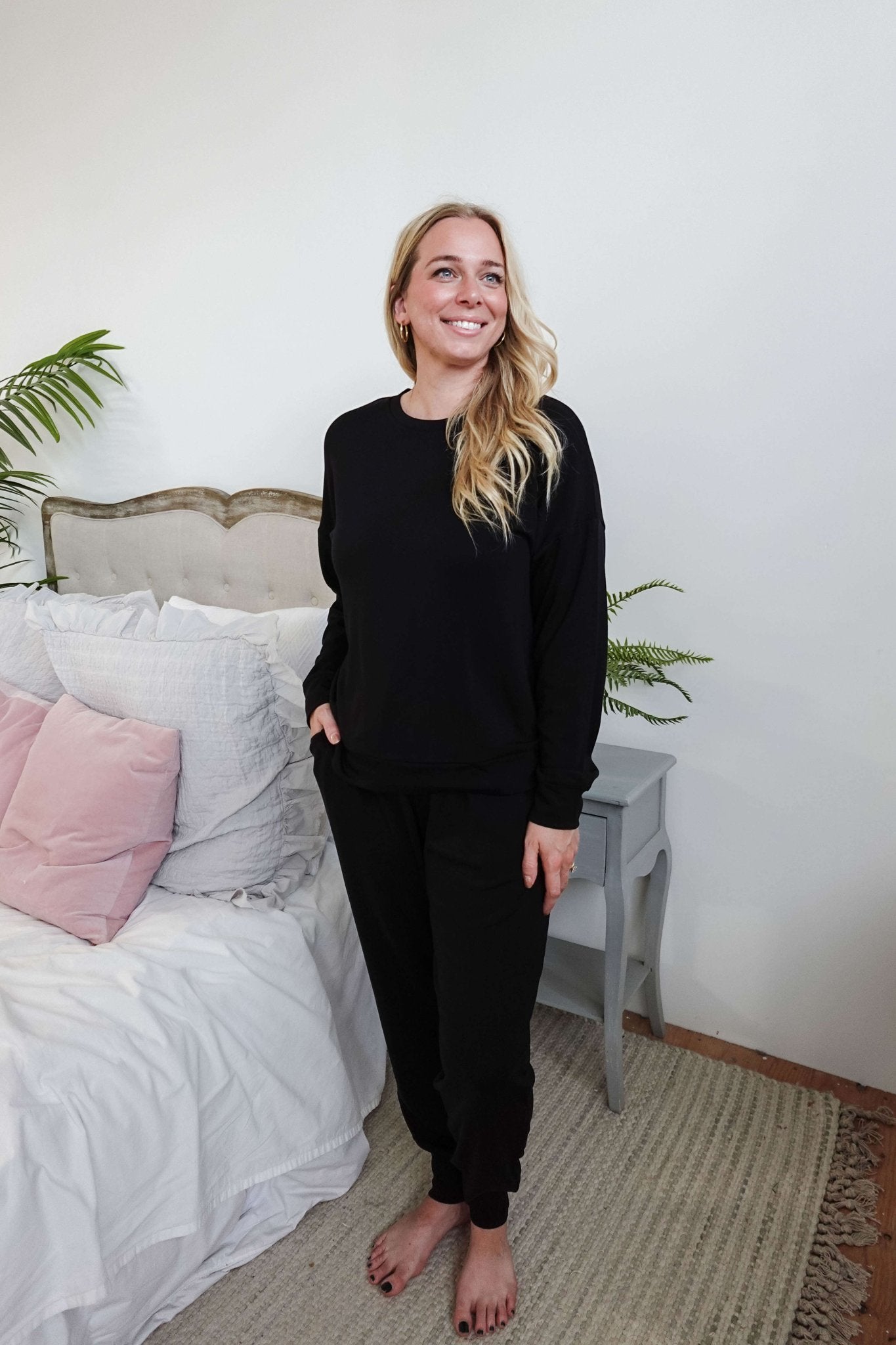 women's black lounge set with long sleeve top and jogger MIRANDA NIC Bamboo Blend