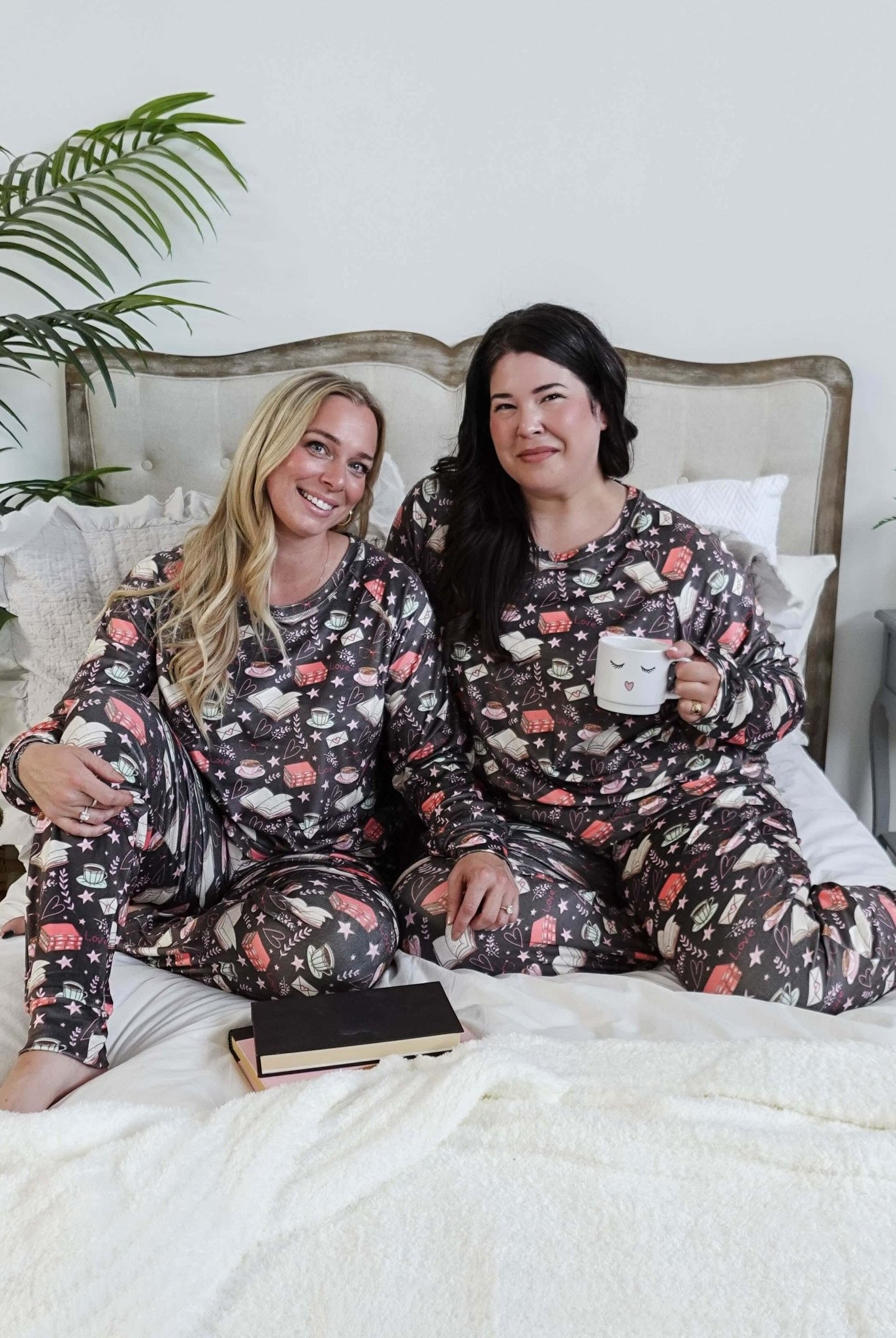 Women's velour printed loungewear set Book Club Print MIRANDA NIC