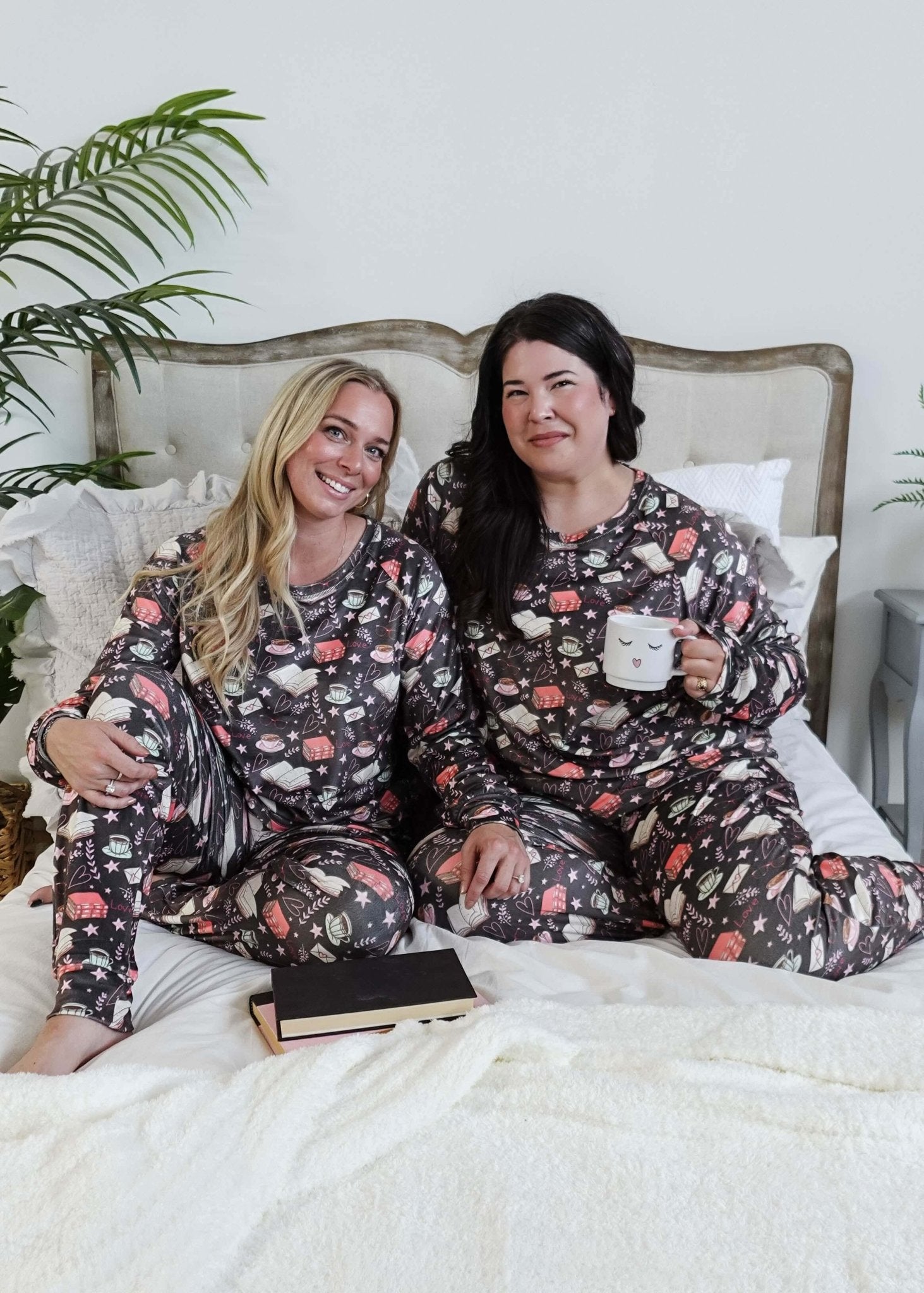 Women's velour printed loungewear set Book Club Print MIRANDA NIC