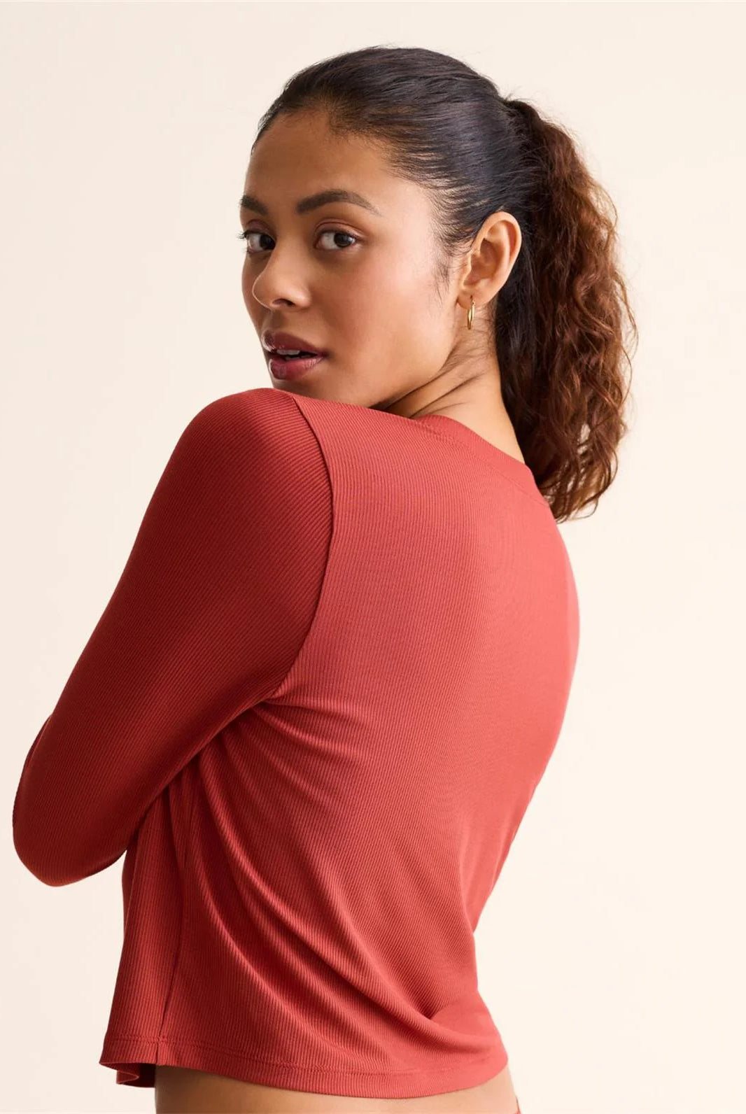 Fleur't TENCEL Modal Cropped Henley Top Chilli Colour