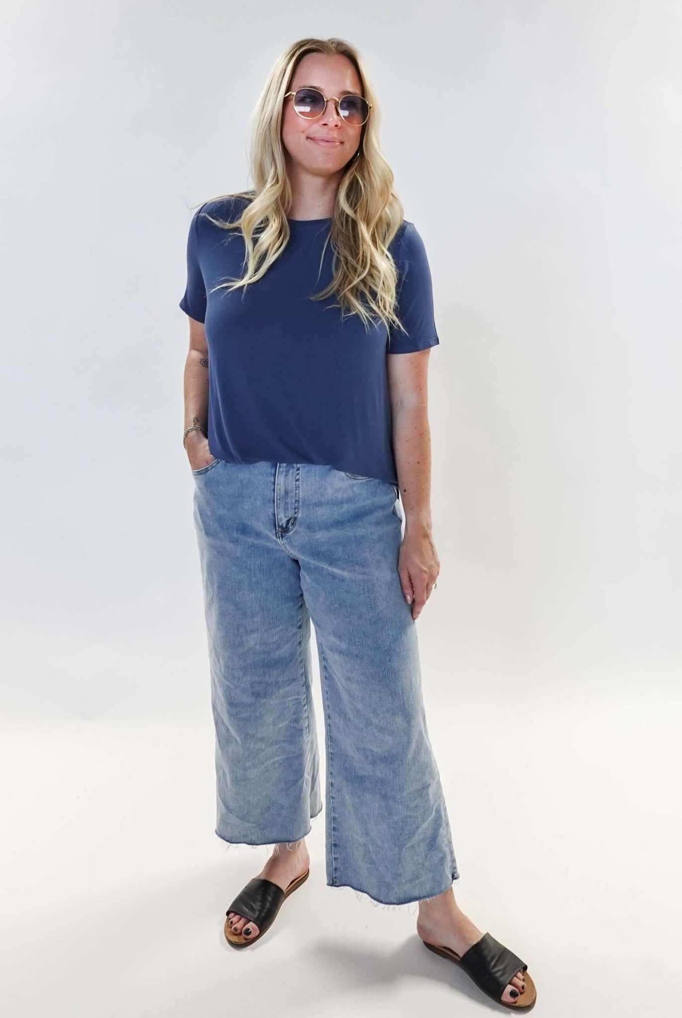 WOMEN'S denim blue essential bamboo tee GEORGIA RYLAN