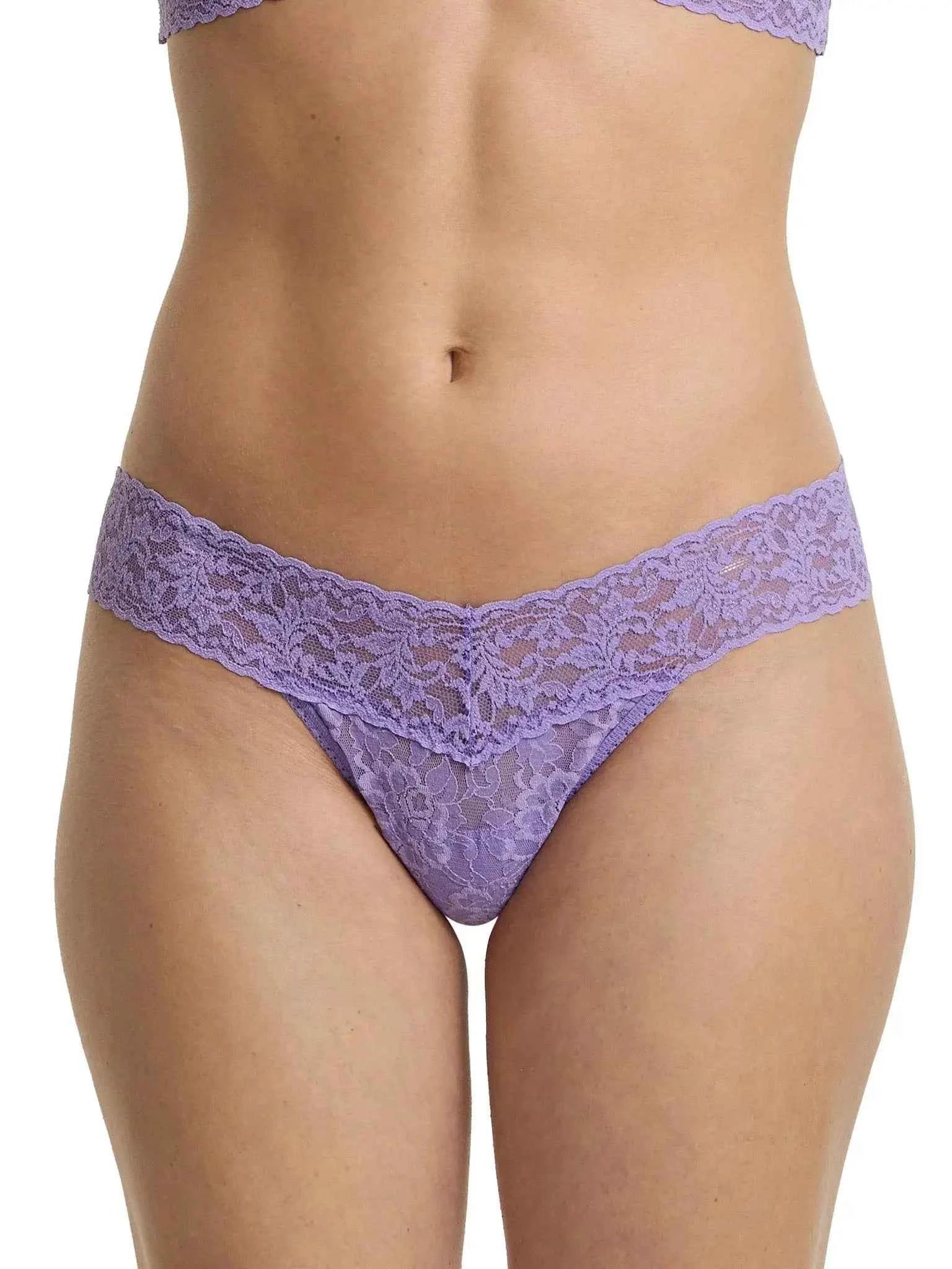 Hanky Panky Women's Signature Stretch Lace Low Rise Thong One Size Fits Most