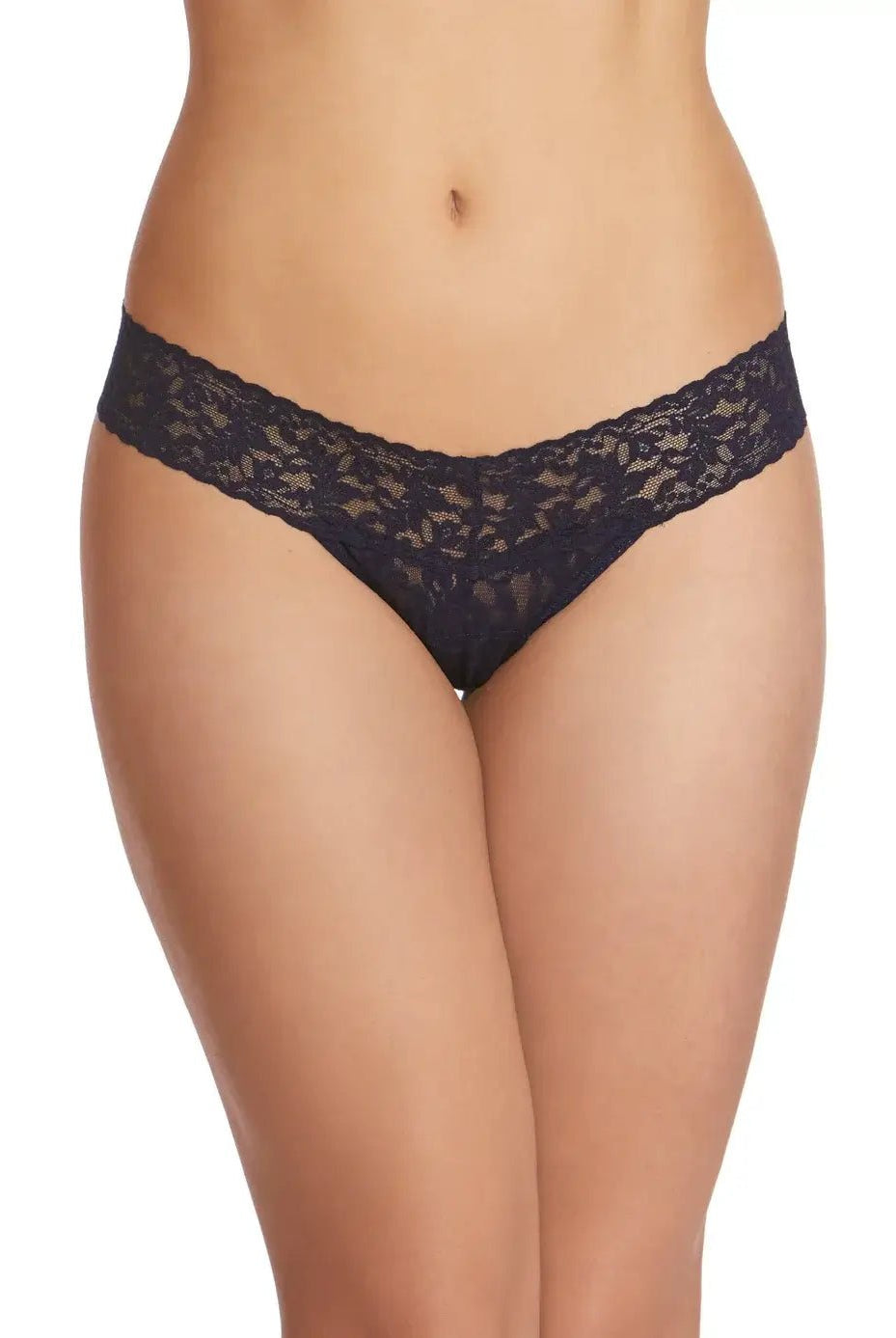 Hanky Panky Low Rise Thong – Signature Lace in dark color, showcasing the modern cut and delicate lace design.