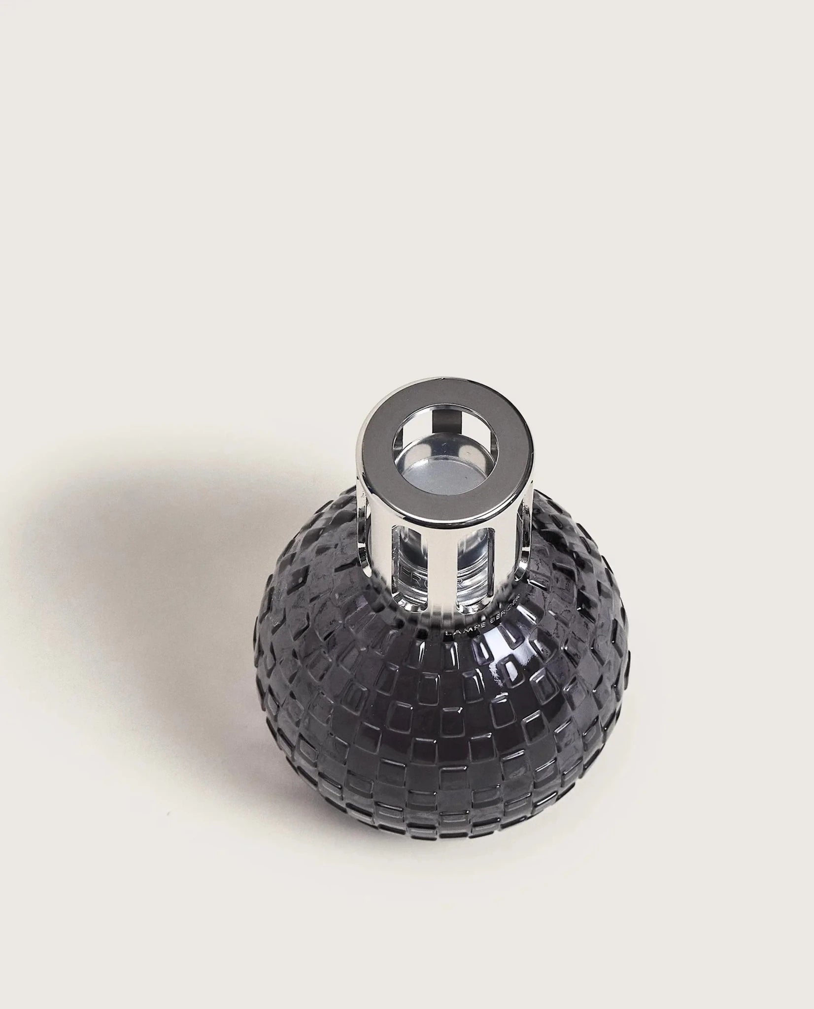 Maison Berger Paris Disco Fragrance Lamp Gift Set in stylish black design, perfect for home décor and scent.