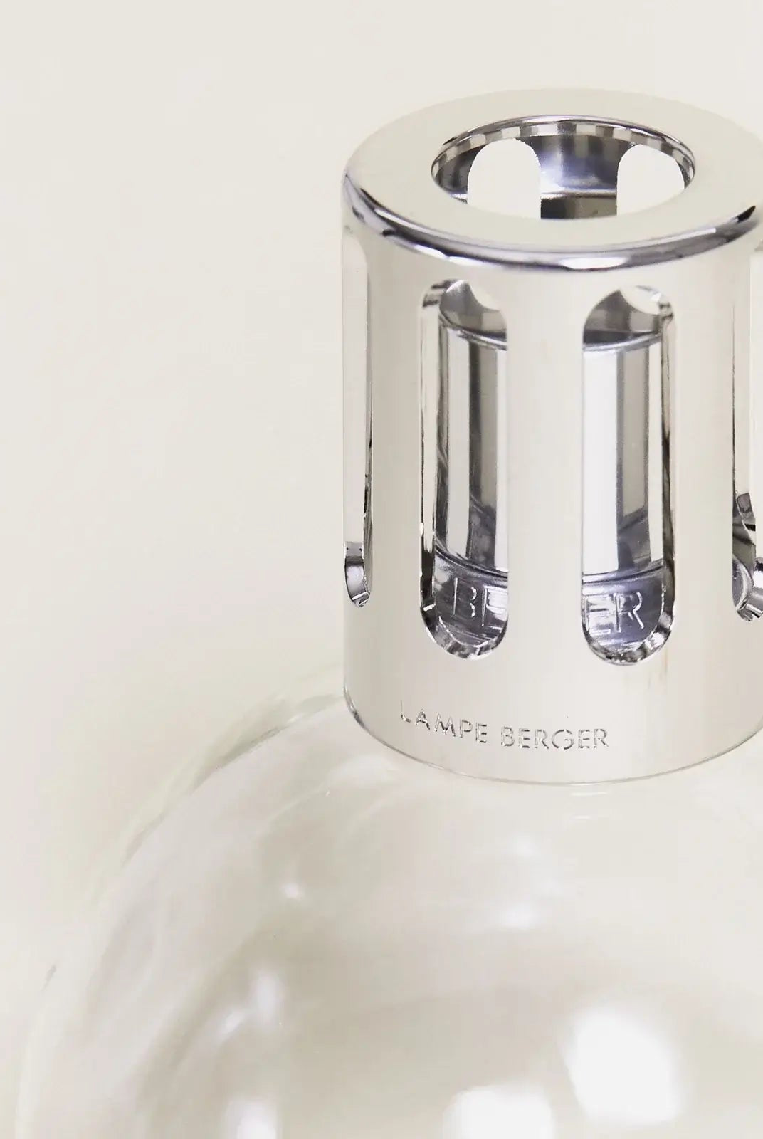 Maison Berger Paris Fragrance Lamp Starter Kit – Round Glass with lamp and fragrance bottles