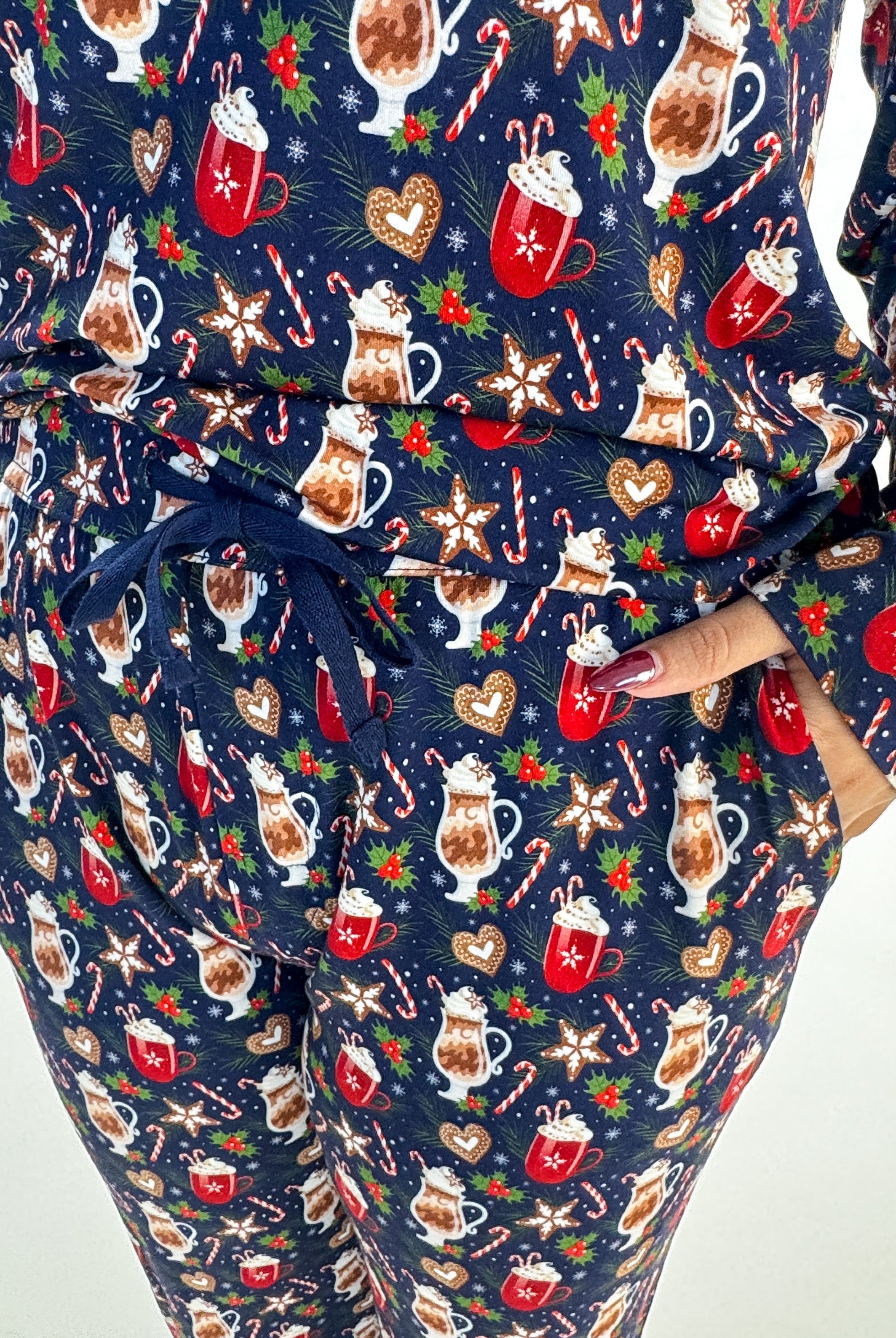 close up of the print Merry Mugs Print Long Sleeve & Jogger Bamboo PJ Set