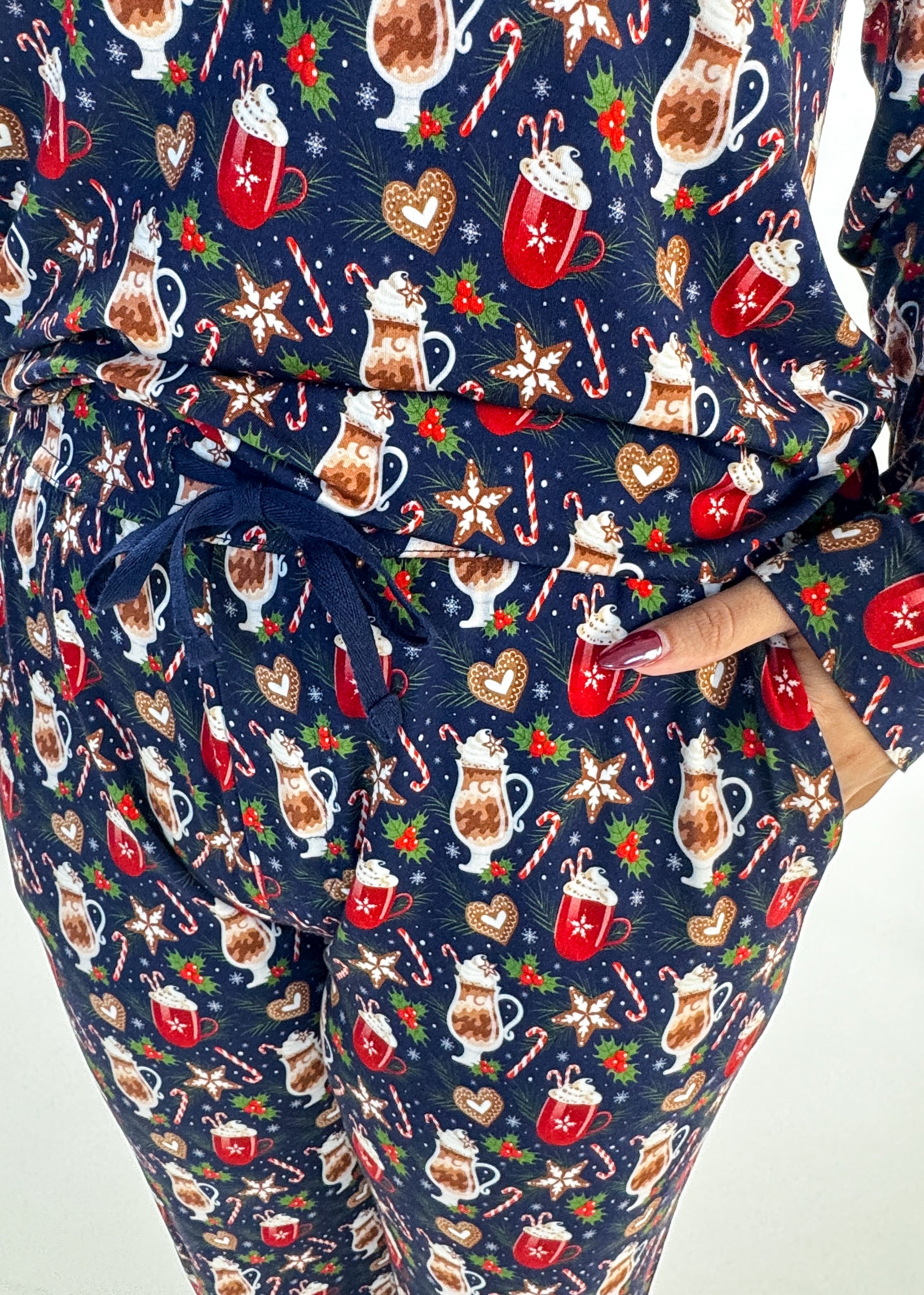 close up of the print Merry Mugs Print Long Sleeve & Jogger Bamboo PJ Set