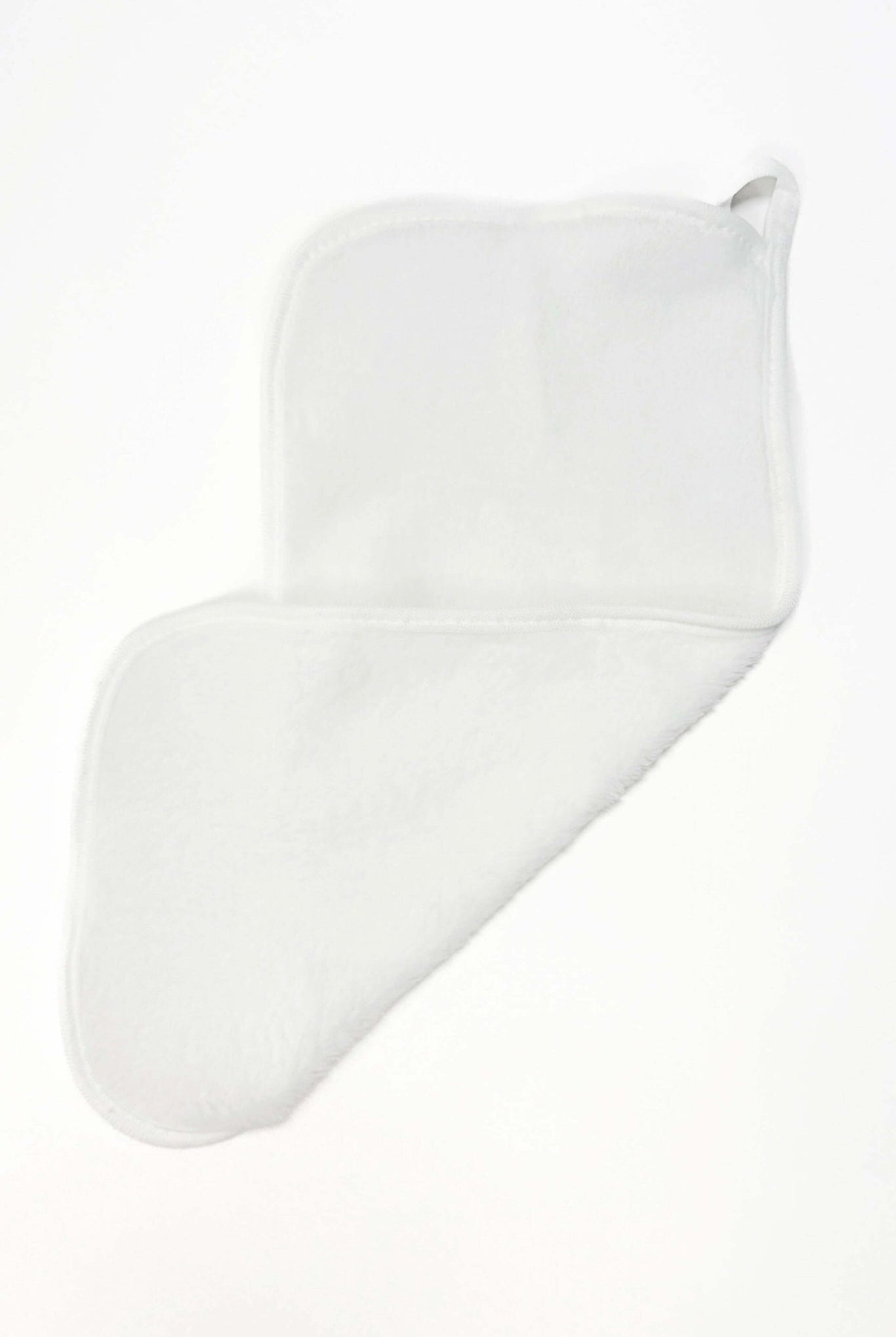 white remove it makeup removing cloth just use water to remove all traces of makeup and face oils