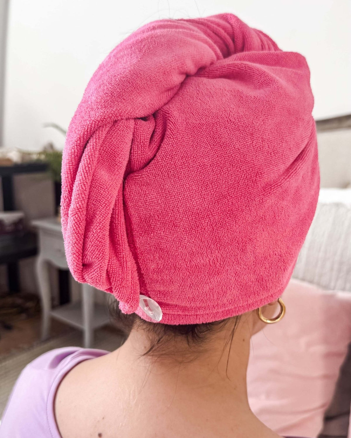Remove It Quick Dry Microfiber Hair Towel Wrap in pink, designed for quick and effective hair drying.