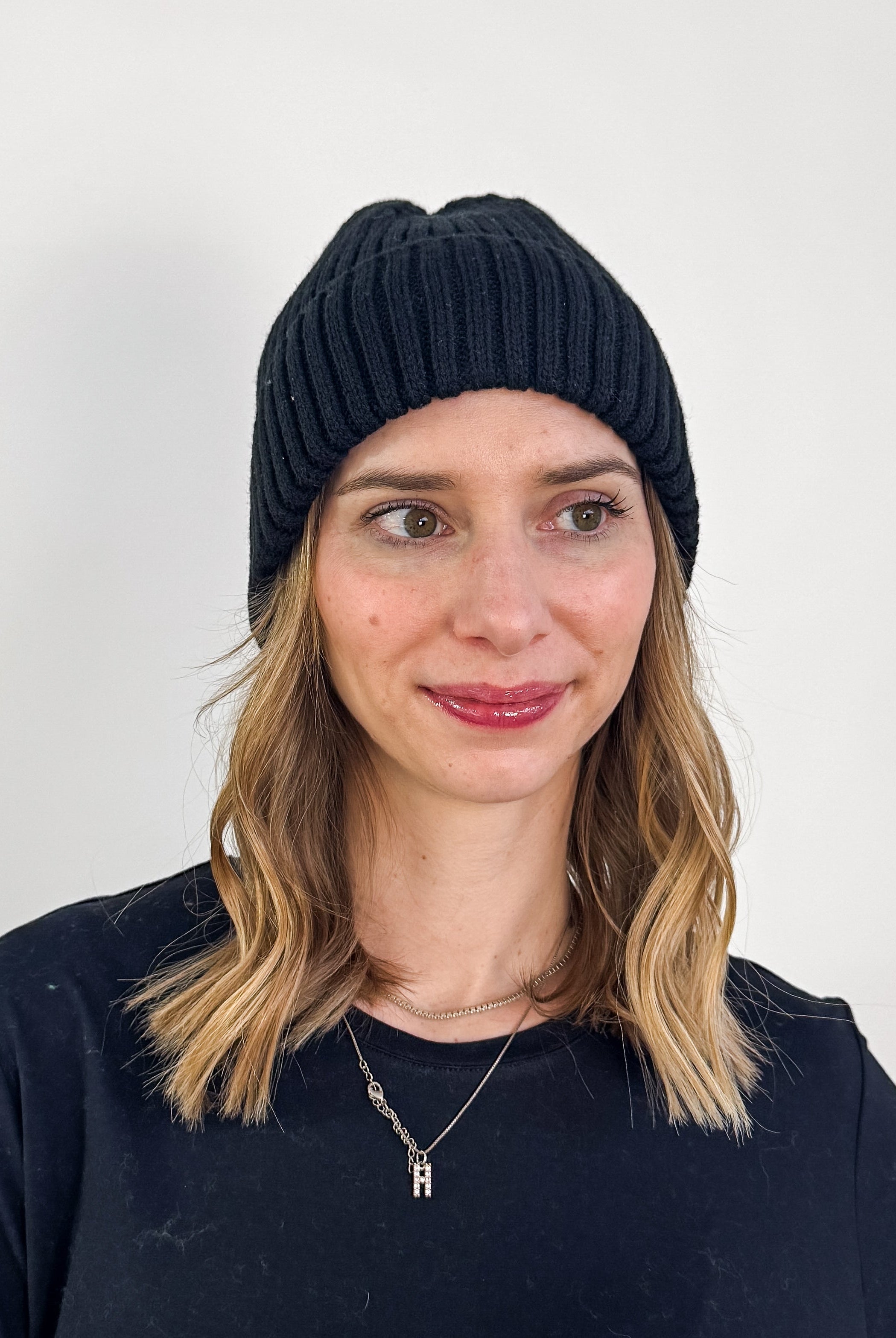 black unisex ribbed knit winter toque beanie hat by Gertex