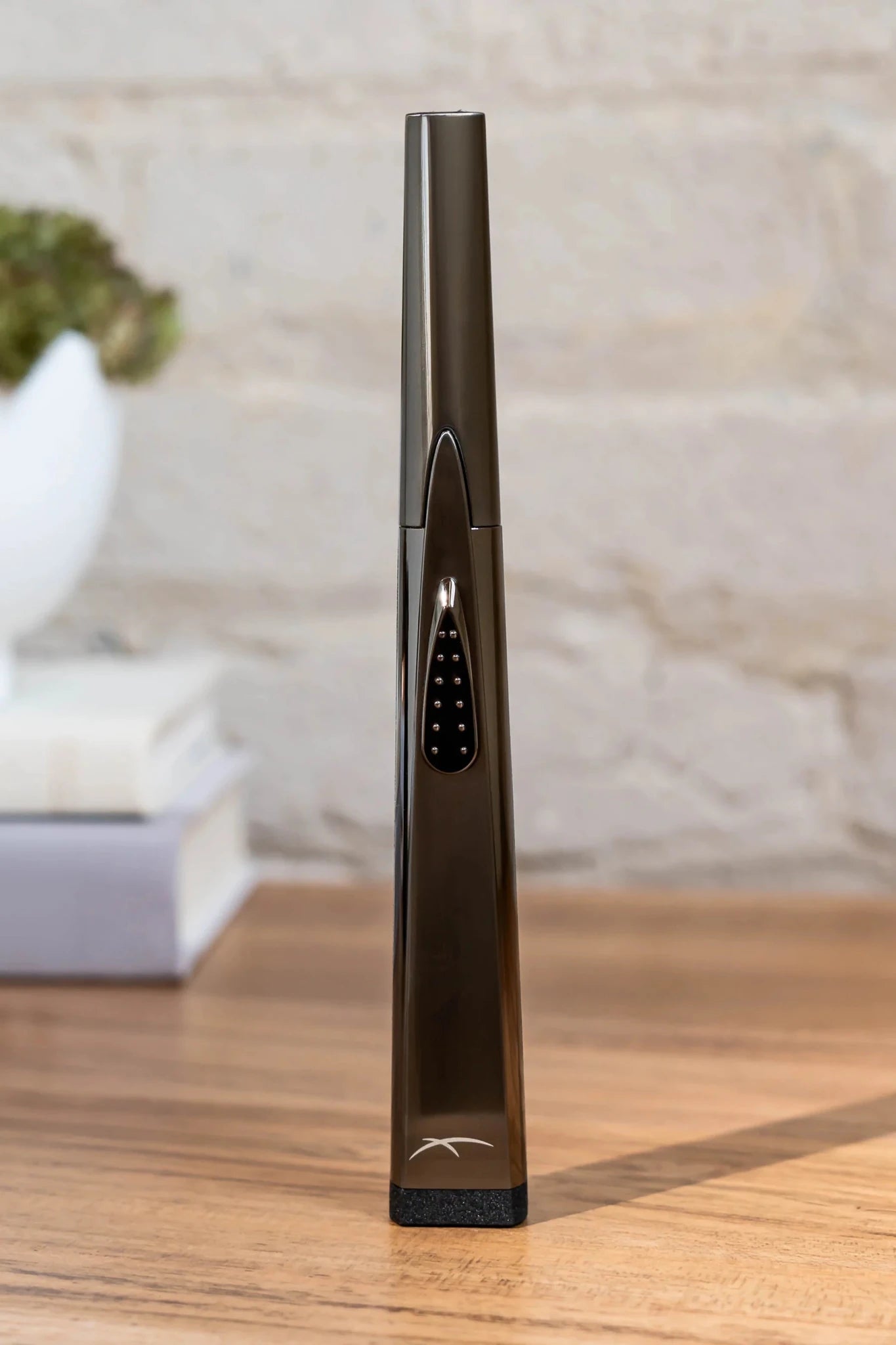 Sizzle Sleek Rechargeable Arc Lighter in pewter lifestyle