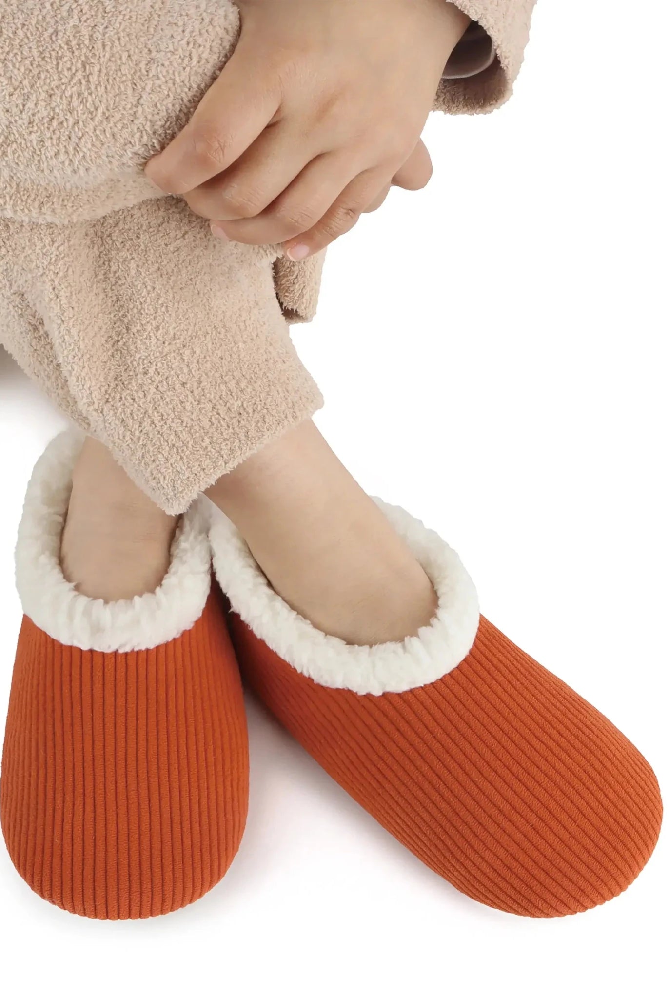 Snoozies Plush COZY Slipper Socks Cozy Corduroy rust