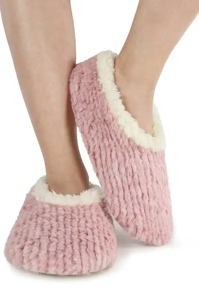 Snoozies Teddy Bear Faux Fur Slippers with Memory Foam Sole on model in dusty pink