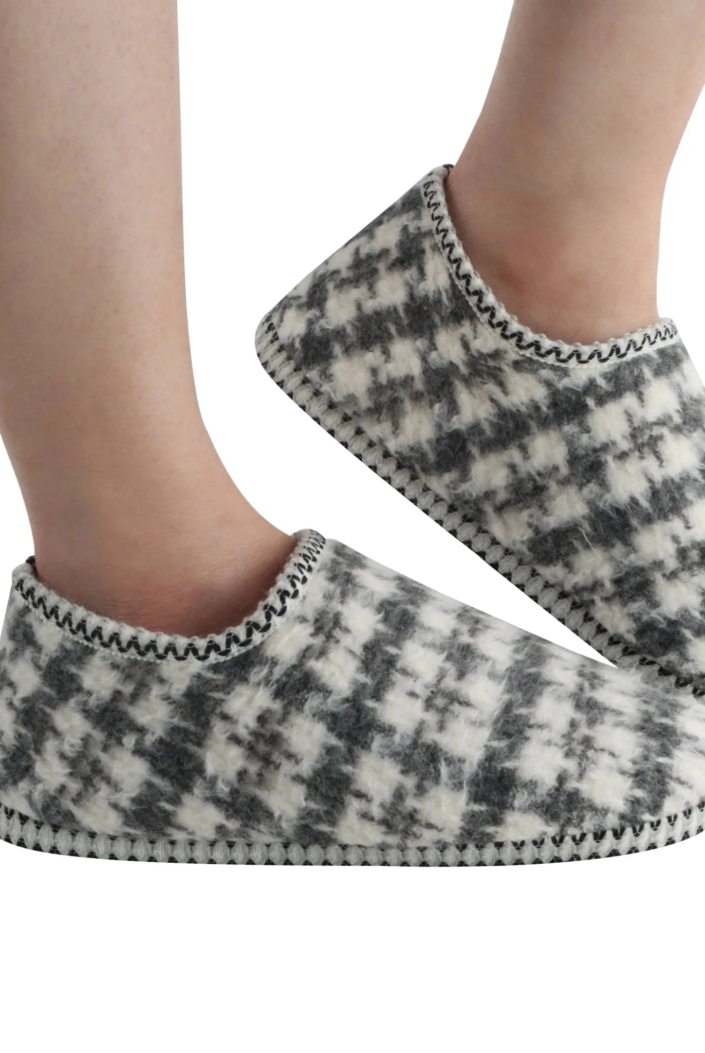Snoozies Women's Houndstooth Cabin Bootie Grey