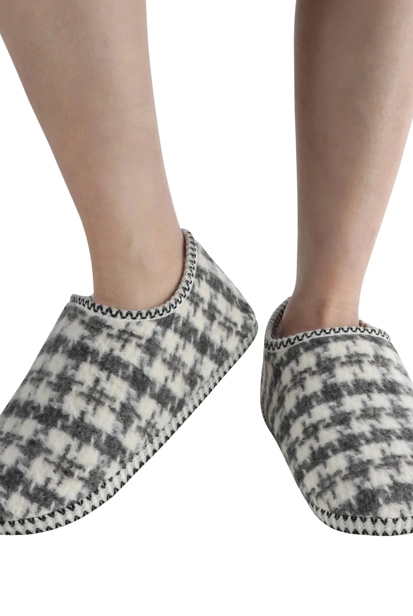 Snoozies Women's Houndstooth Cabin BootieGrey