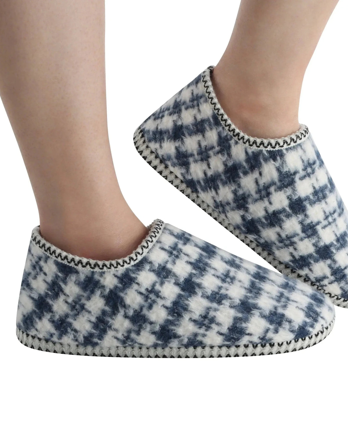 Snoozies Women's Houndstooth Cabin Bootie Blue