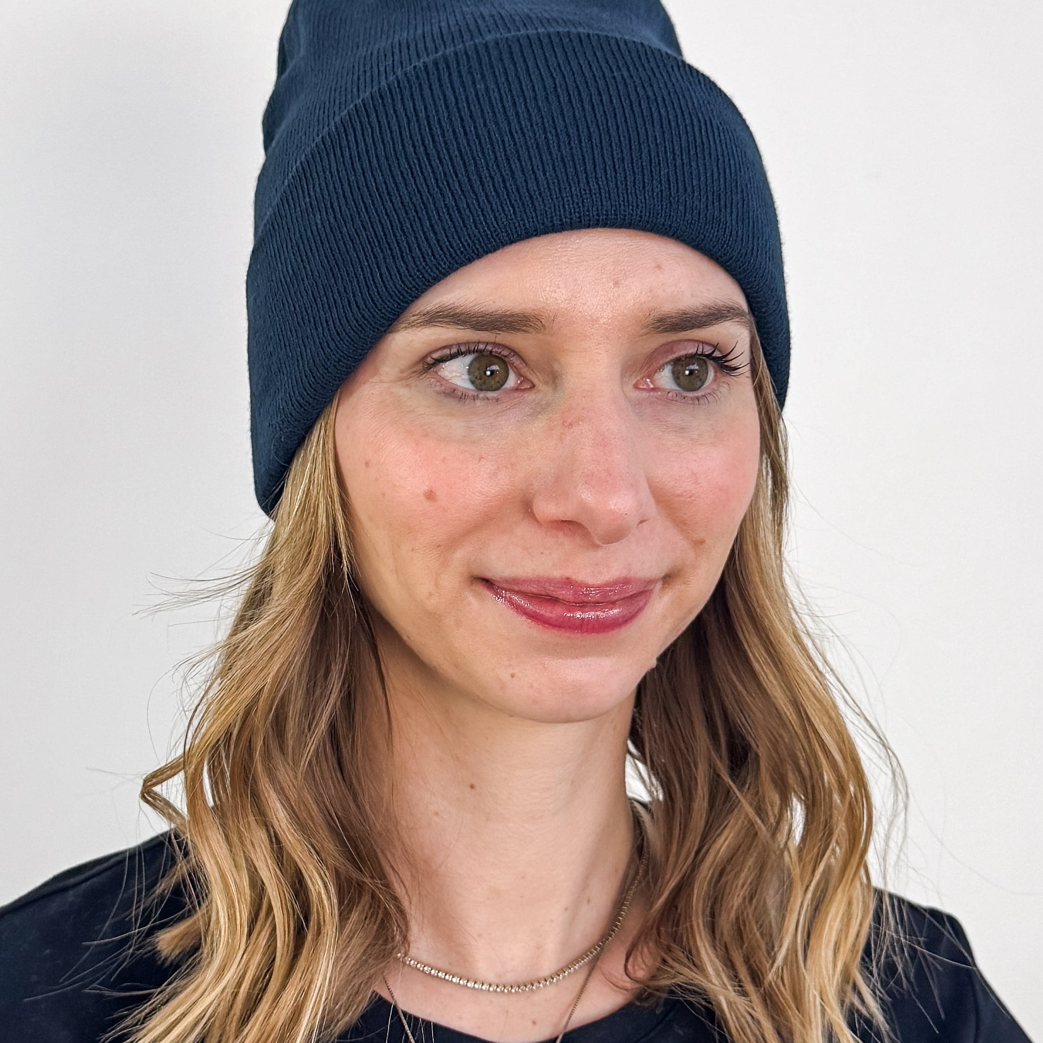 navy unisex knit sold beanie toque for winter by Gertex