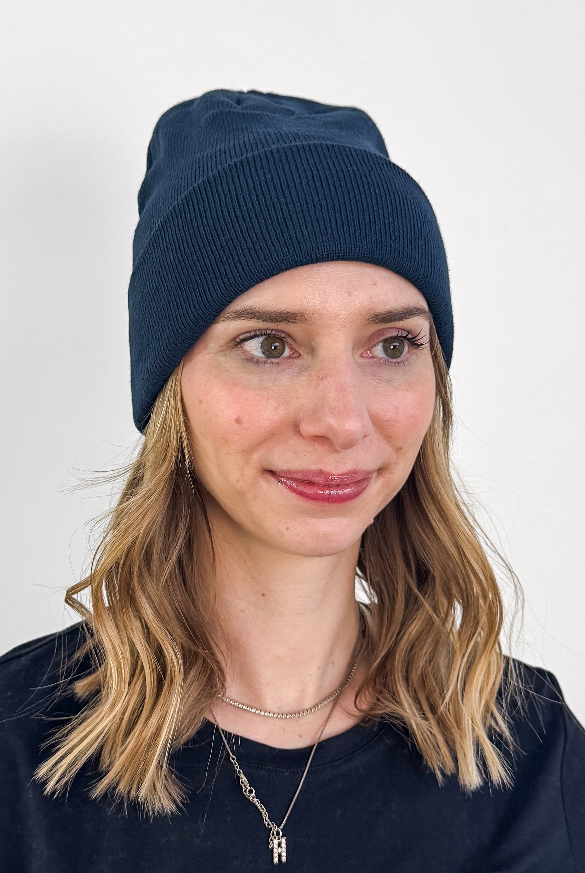 navy unisex knit sold beanie toque for winter by Gertex