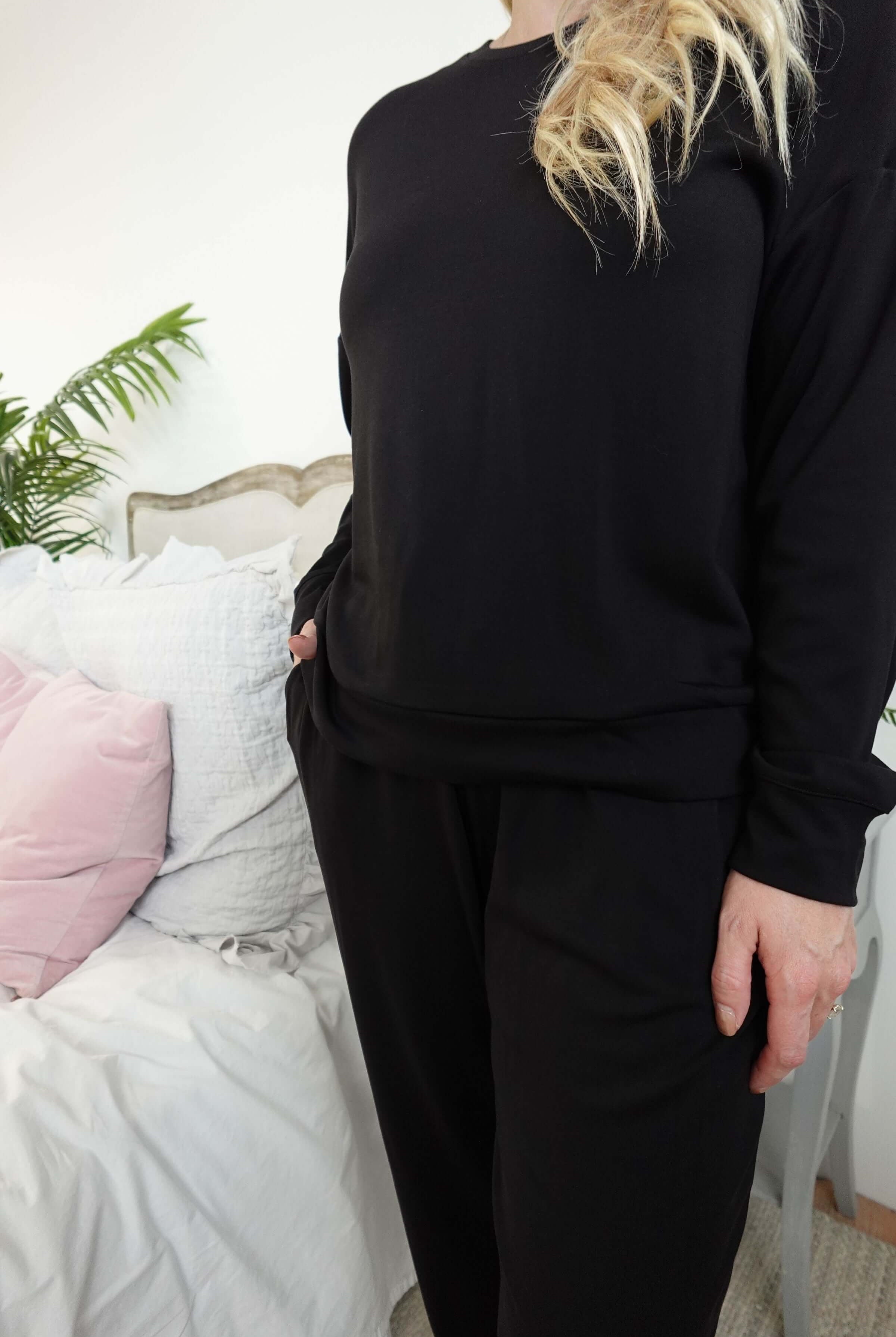 women's black lounge set with long sleeve top and jogger MIRANDA NIC Bamboo Blend