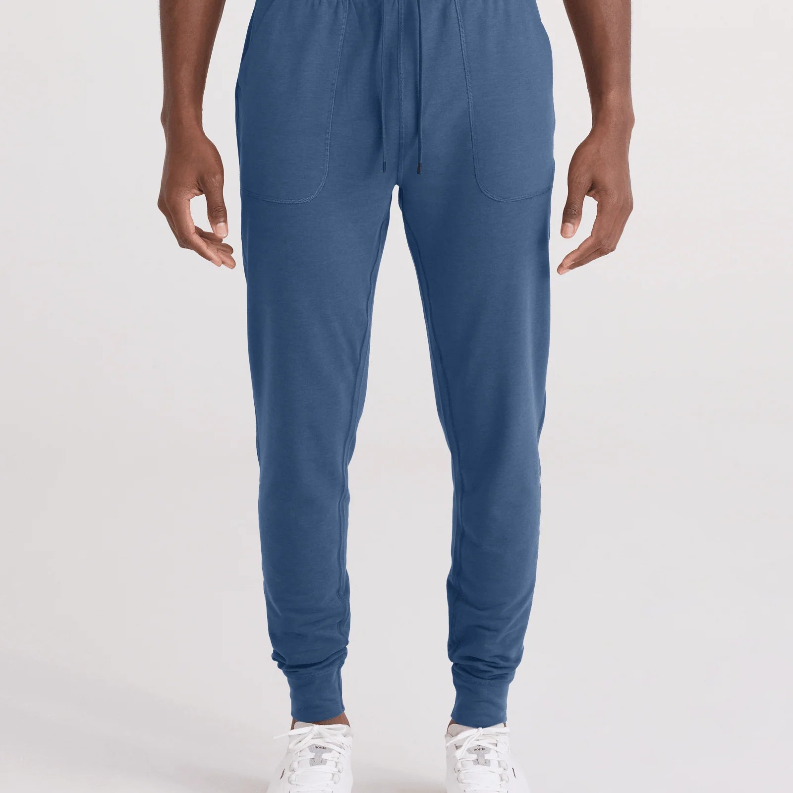 men's 3six five jogger sweatpant in washed indigo by Saxx