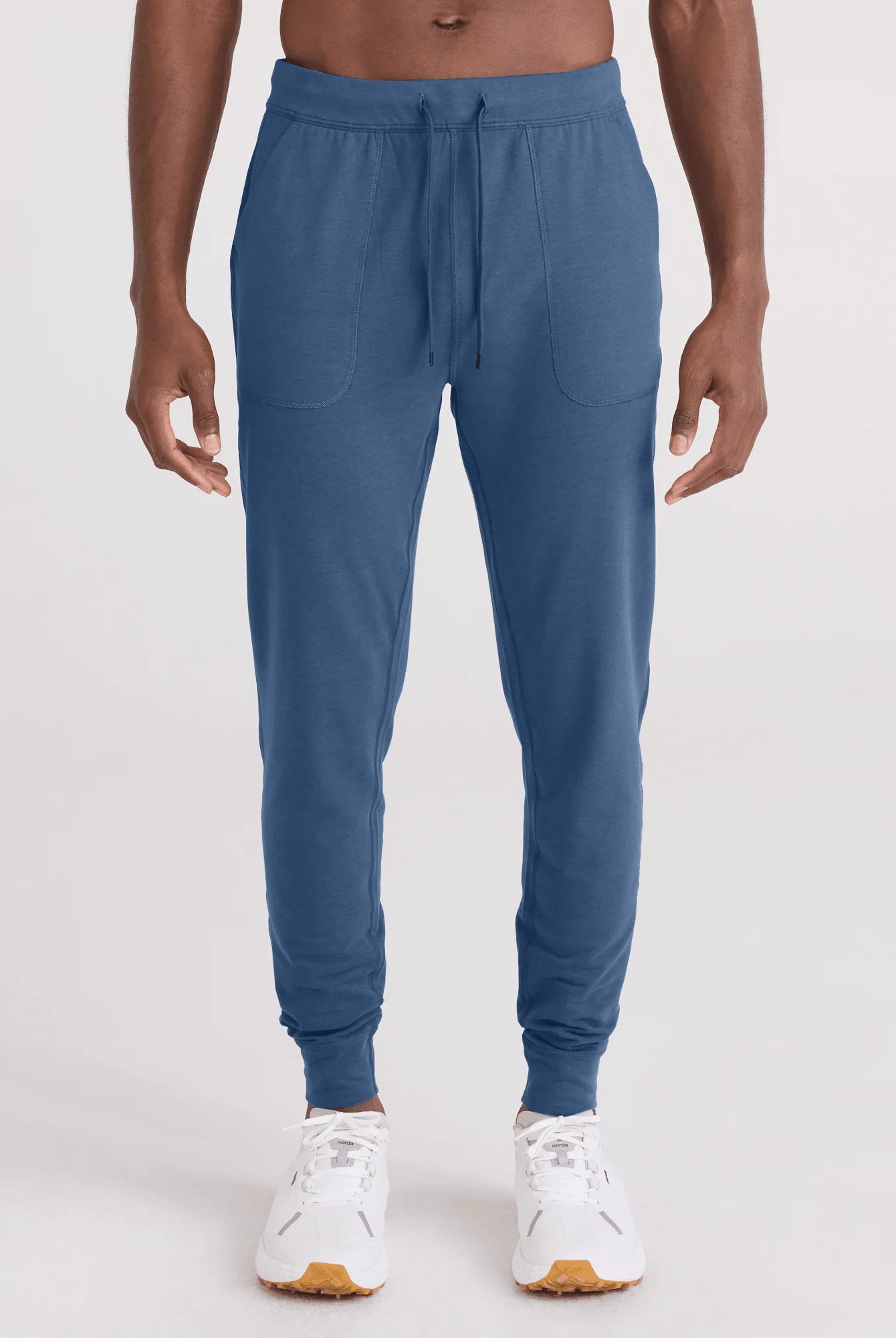 men's 3six five jogger sweatpant in washed indigo by Saxx