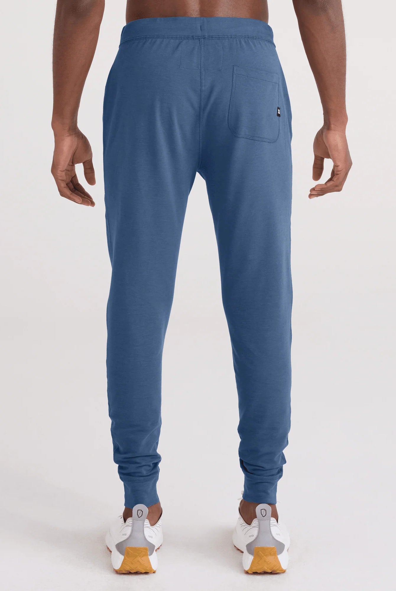 men's 3six five jogger sweatpant in washed indigo by Saxx