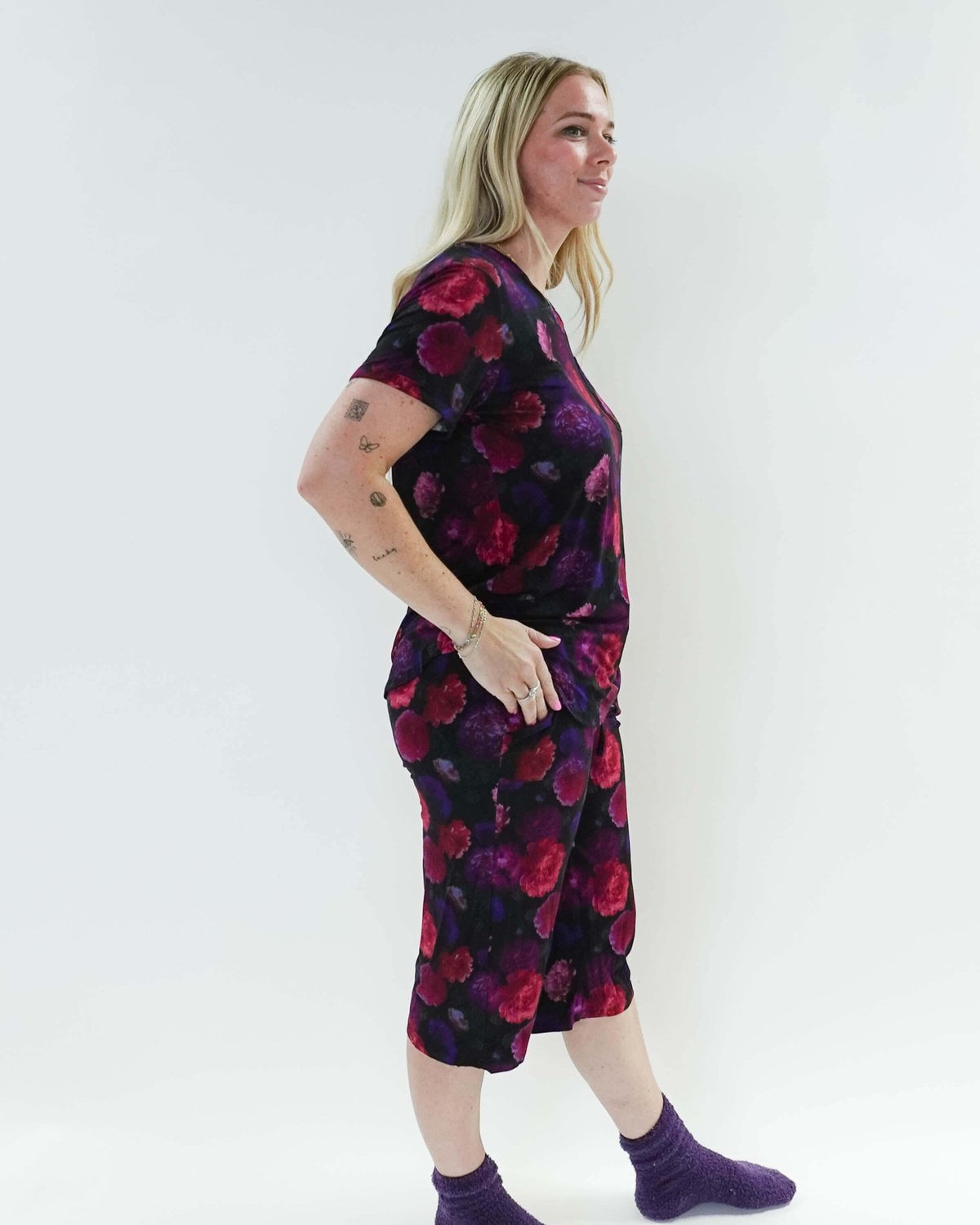 Winter Blossom Print Tee & Capri Bamboo PJ Set model shows side view