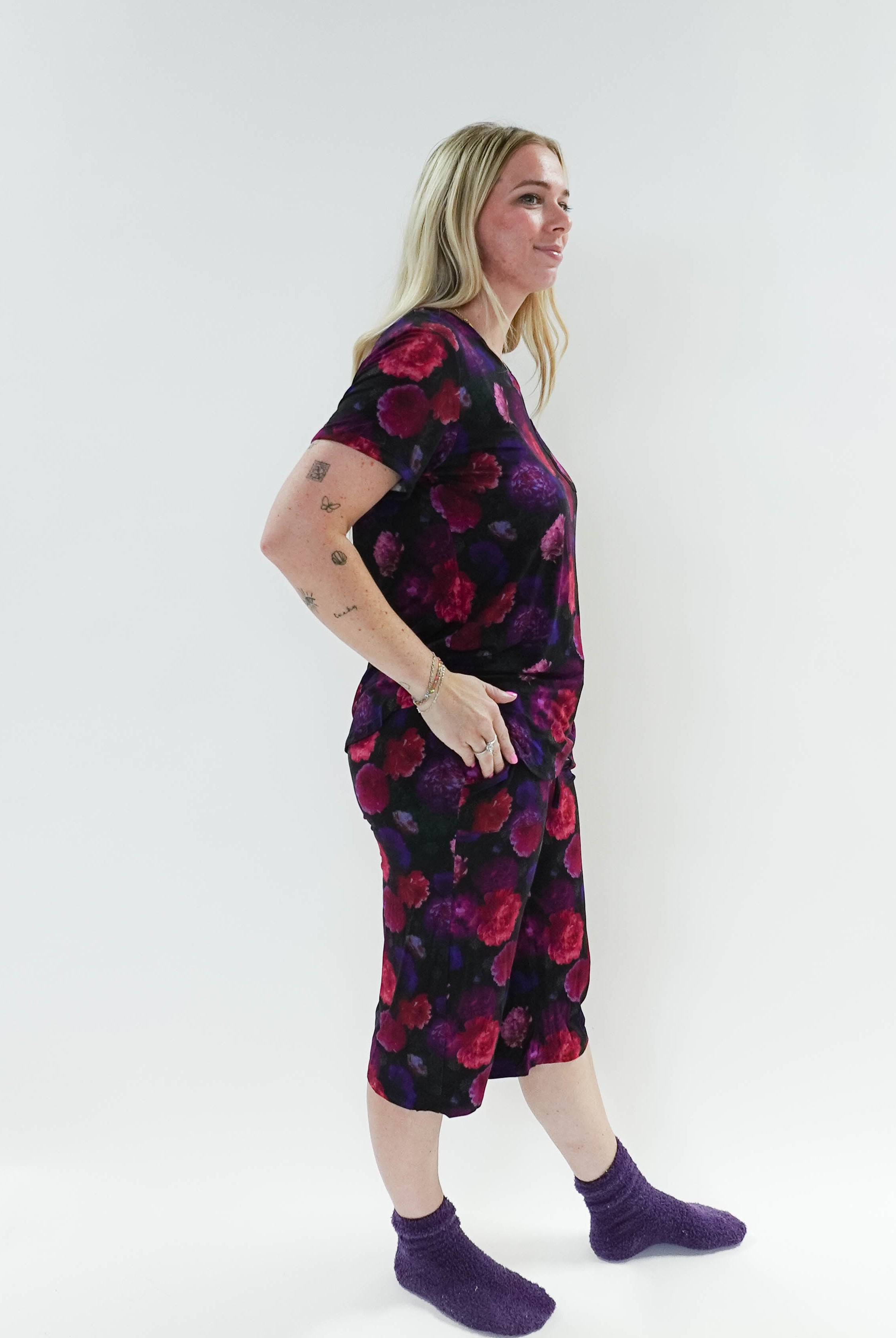 Winter Blossom Print Tee & Capri Bamboo PJ Set model shows side view