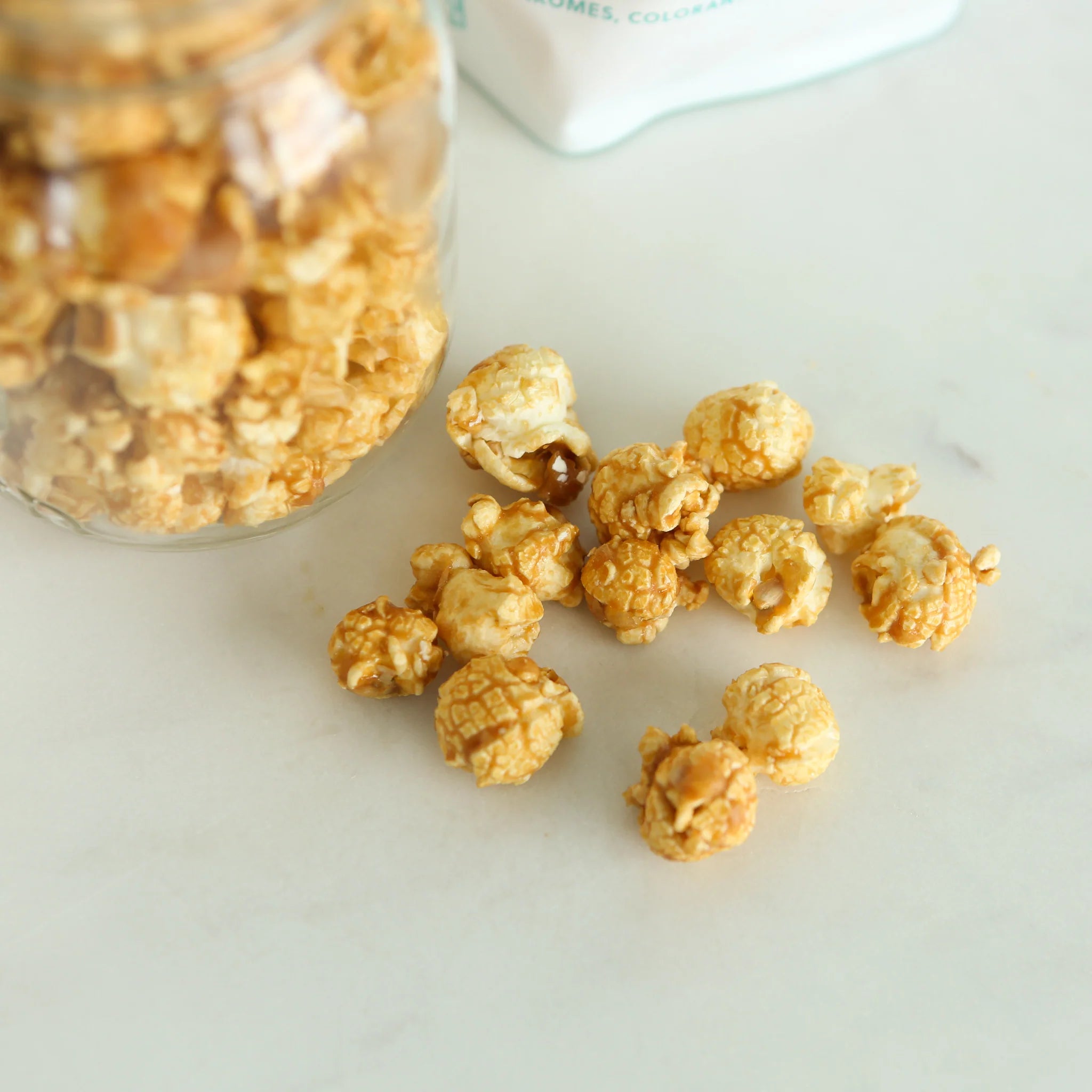 Original Caramel Toffee Popcorn | Utoffeea Canada showing texture and coating on popcorn