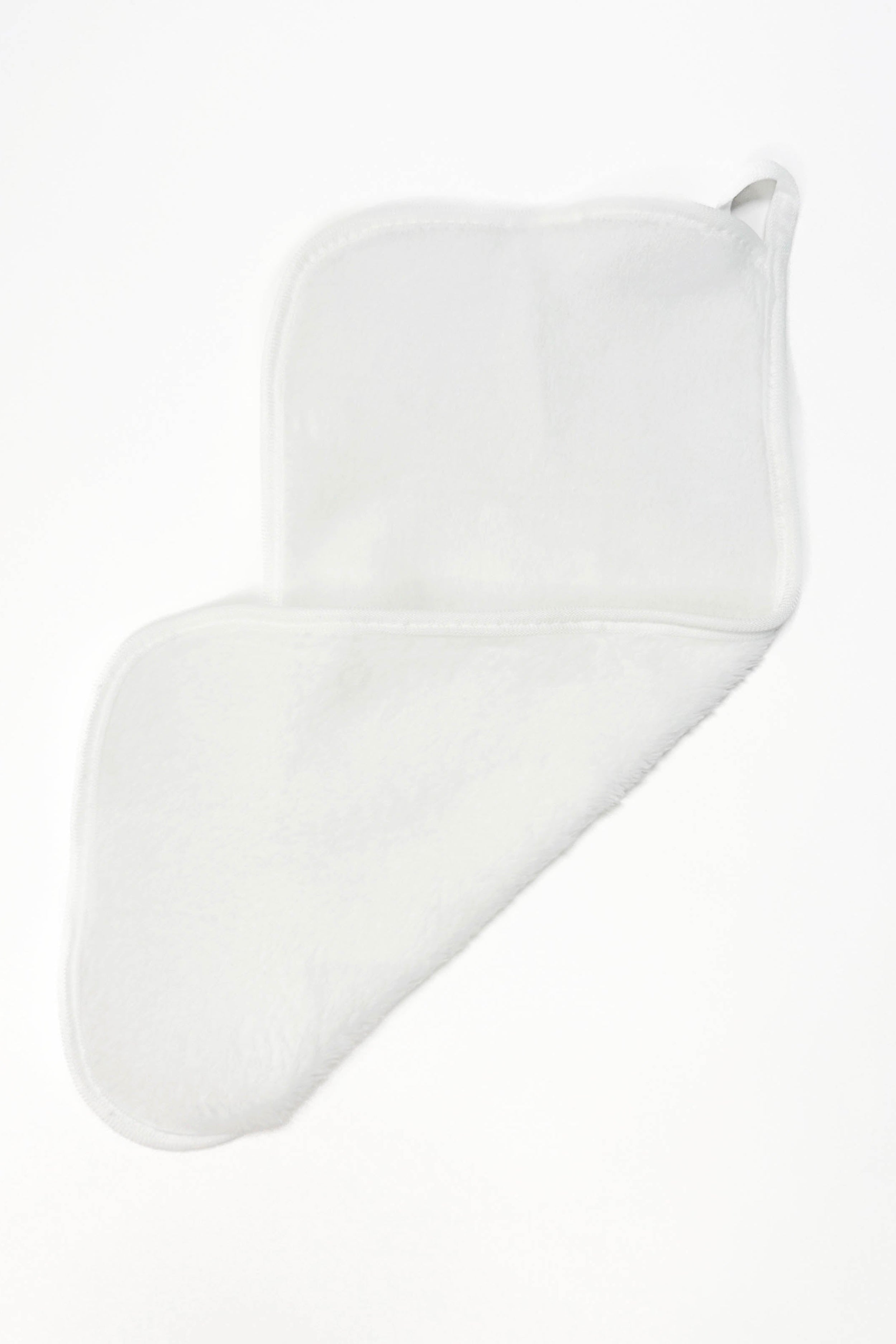 white remove it makeup removing cloth just use water to remove all traces of makeup and face oils